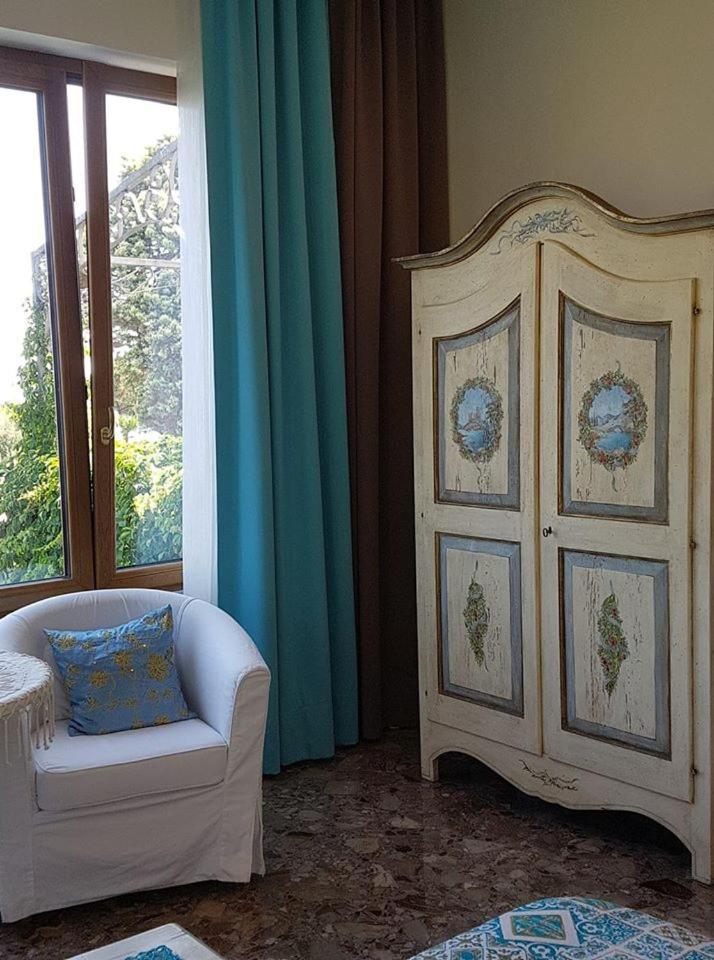Double Room with Balcony - Photo 9