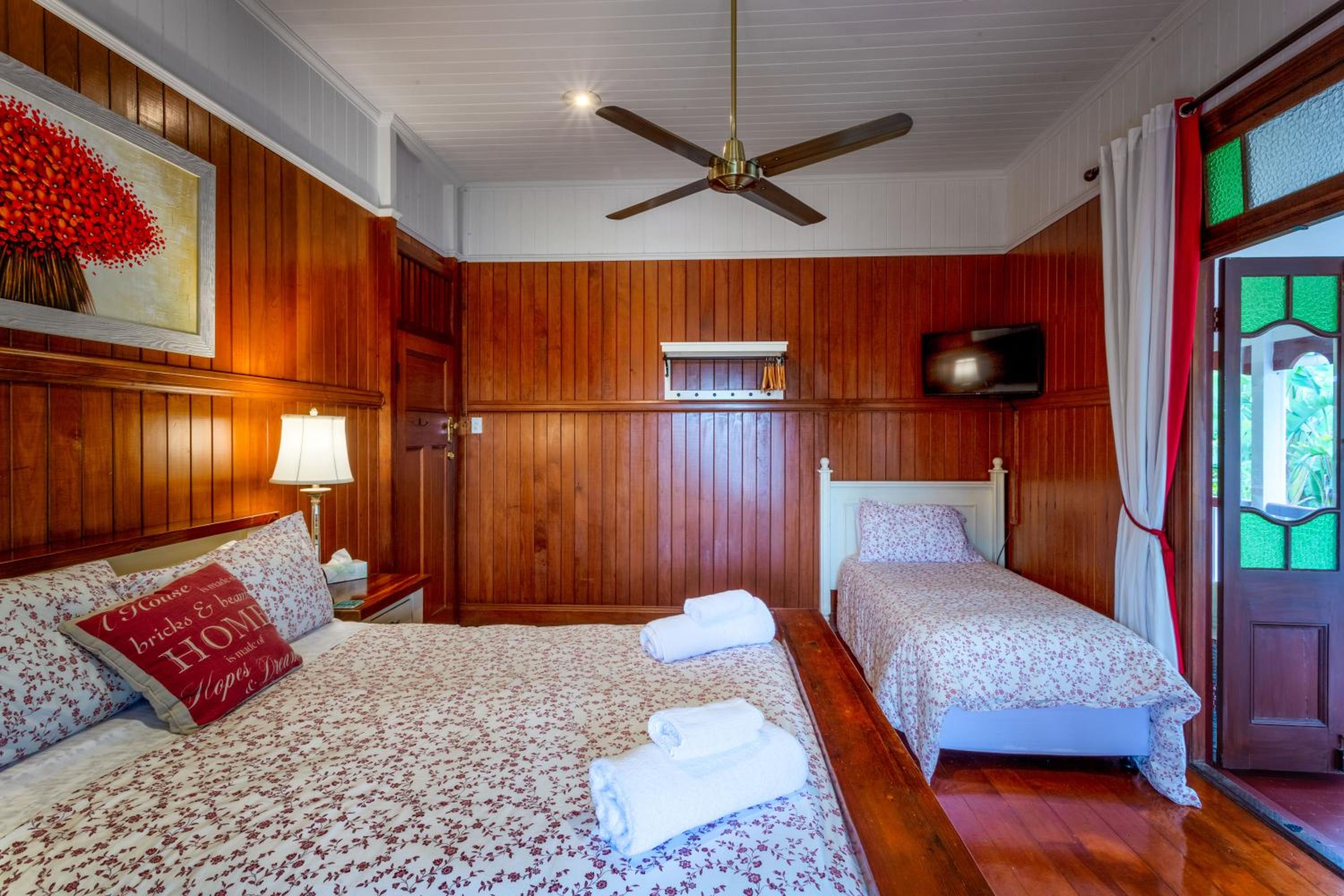 The Andrews Room with Private External Bathroom photo 2