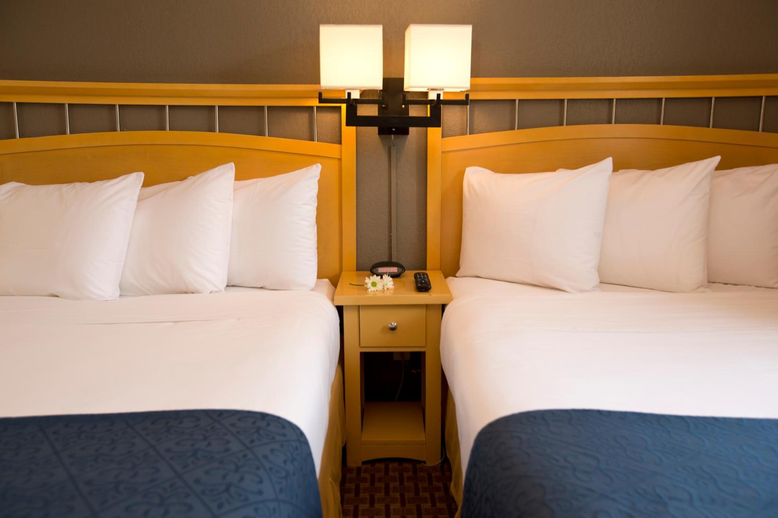Double Room With Two Double Beds - Non-Smoking