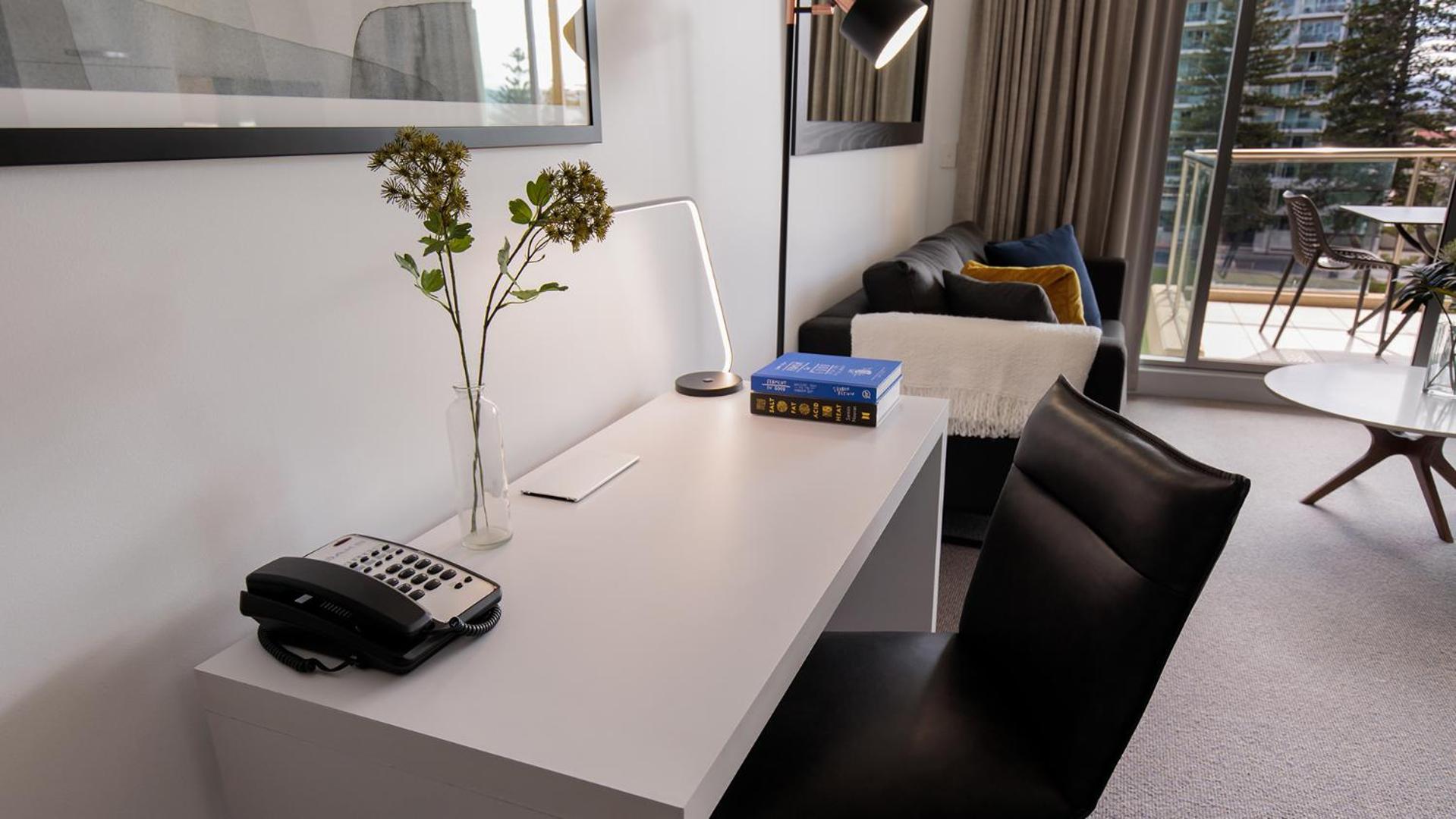 Premier One-Bedroom Apartment with Park View  - Photo 1