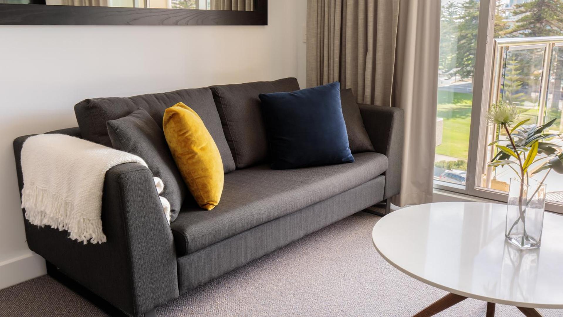 Premier One-Bedroom Apartment with Park View  - Photo 3