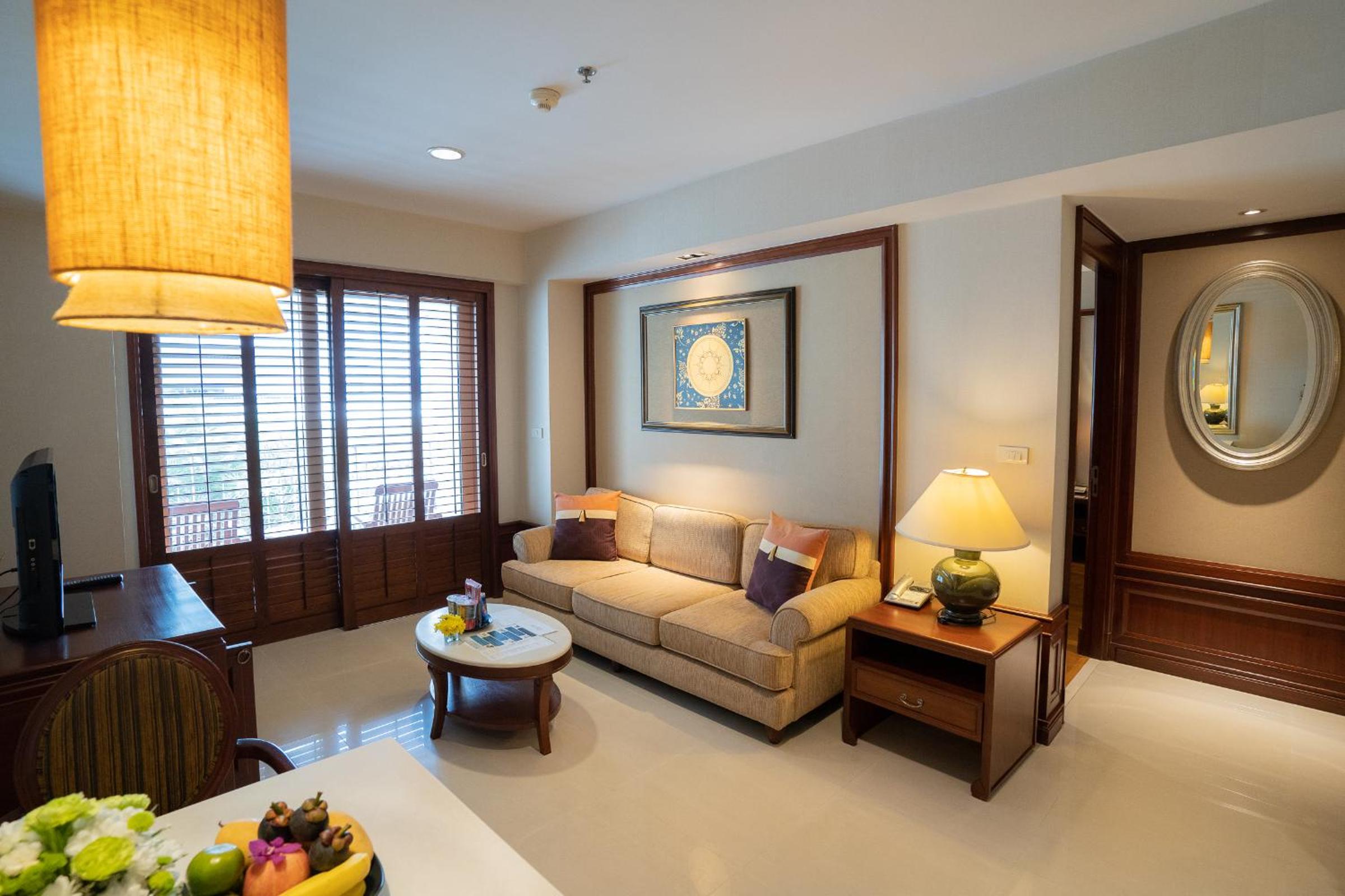 One-Bedroom Grand Suite photo 1
