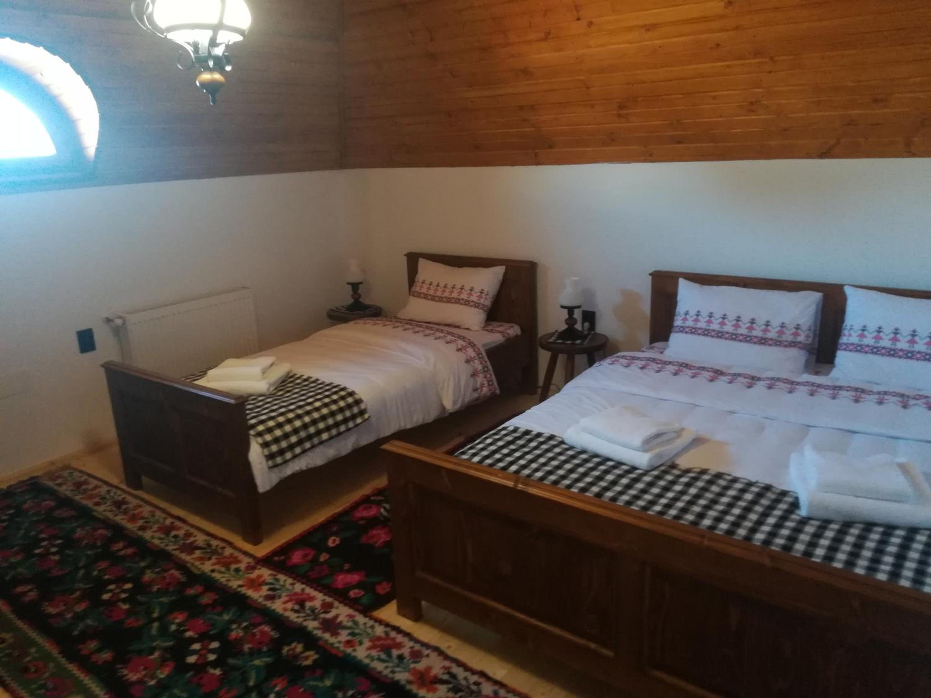 Triple Room with Private Bathroom - Photo 2