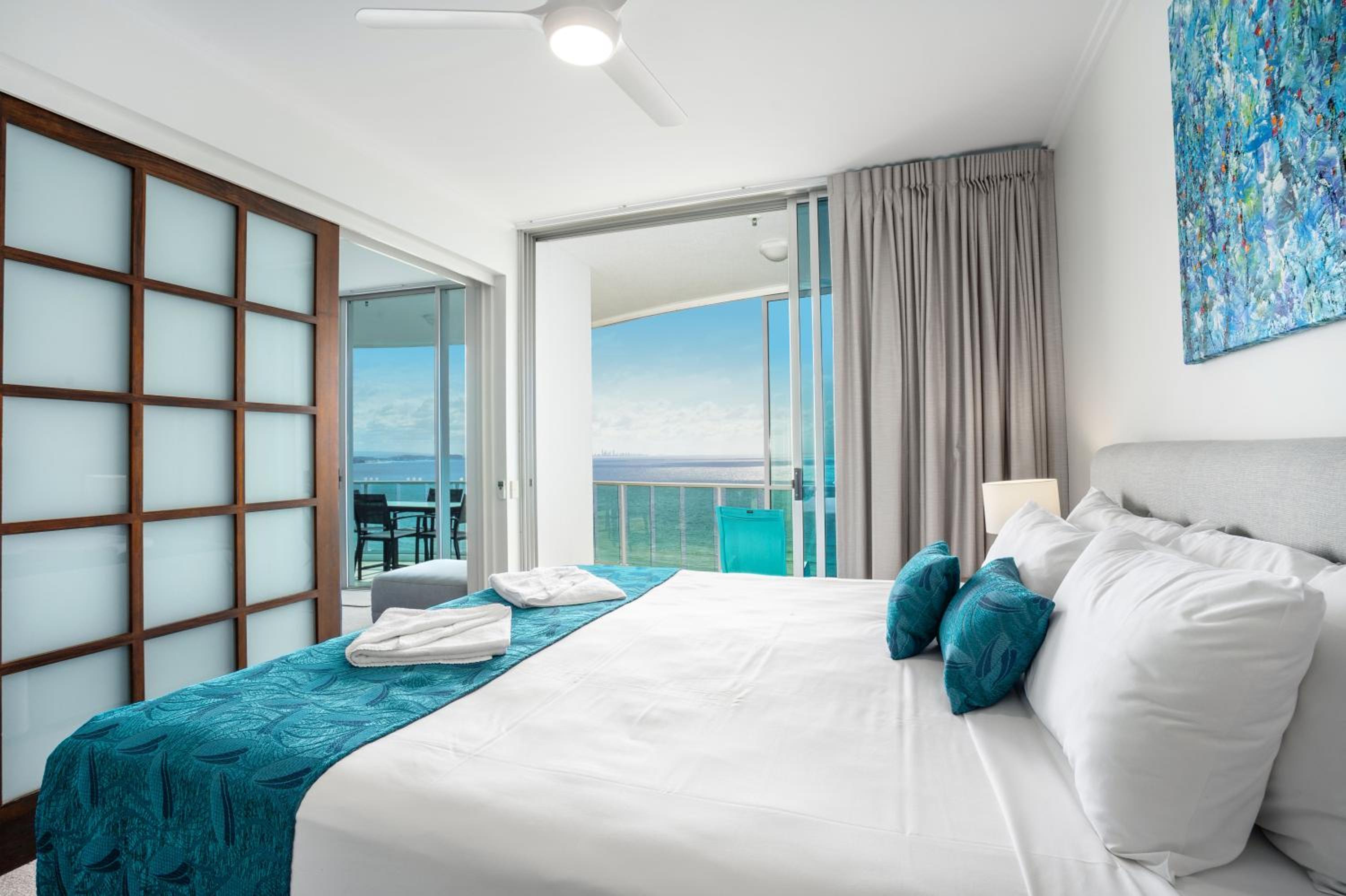 Two-Bedroom Apartment with Ocean View - Photo 7