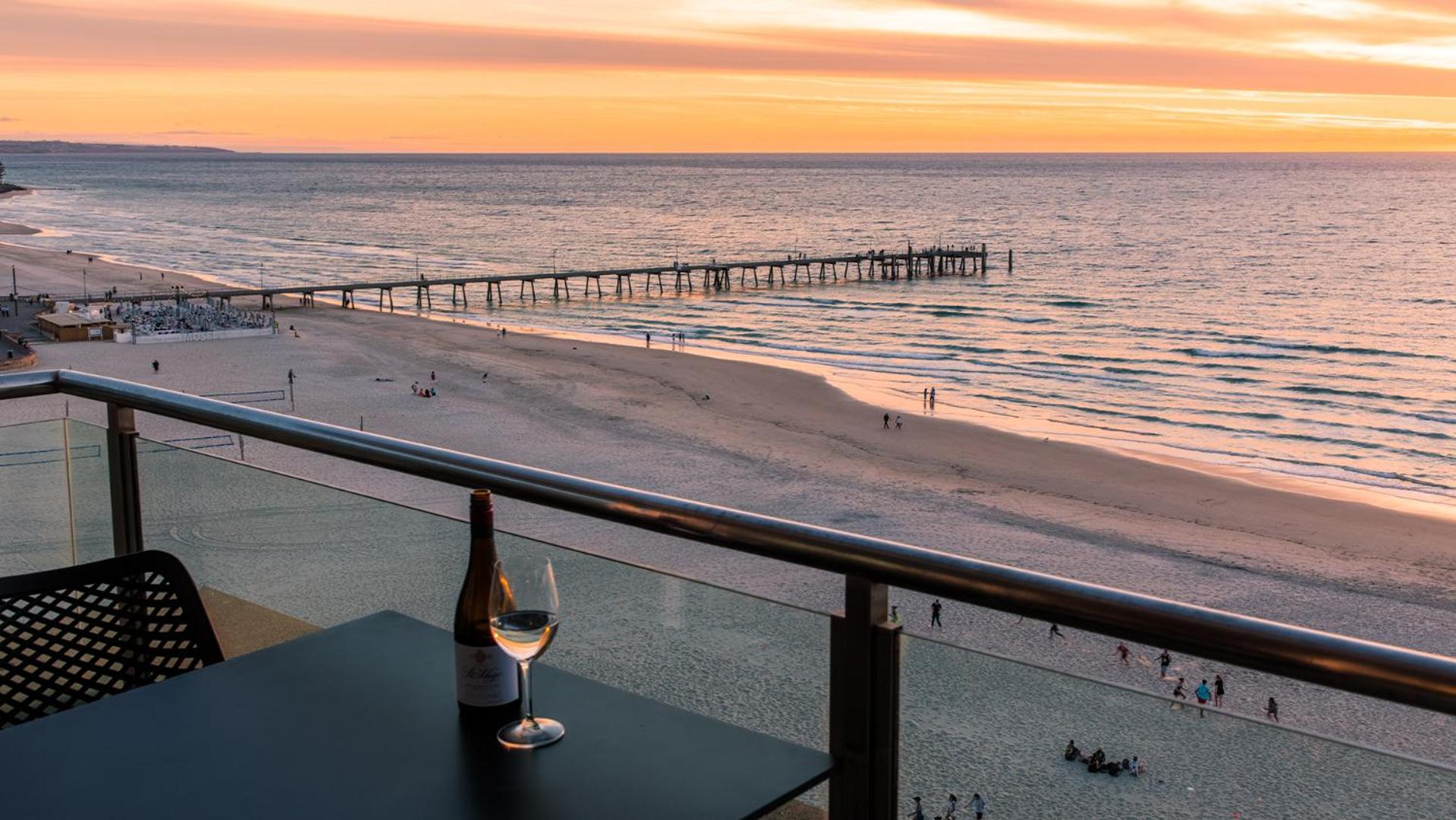 Premier One-Bedroom Apartment with Ocean View - Photo 8