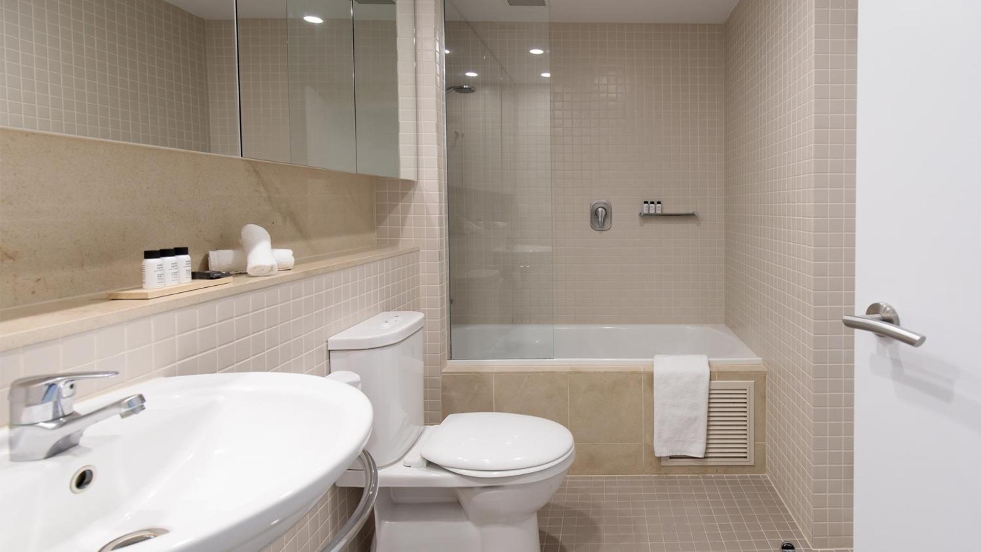 Premier One-Bedroom Apartment with Ocean View - Photo 3