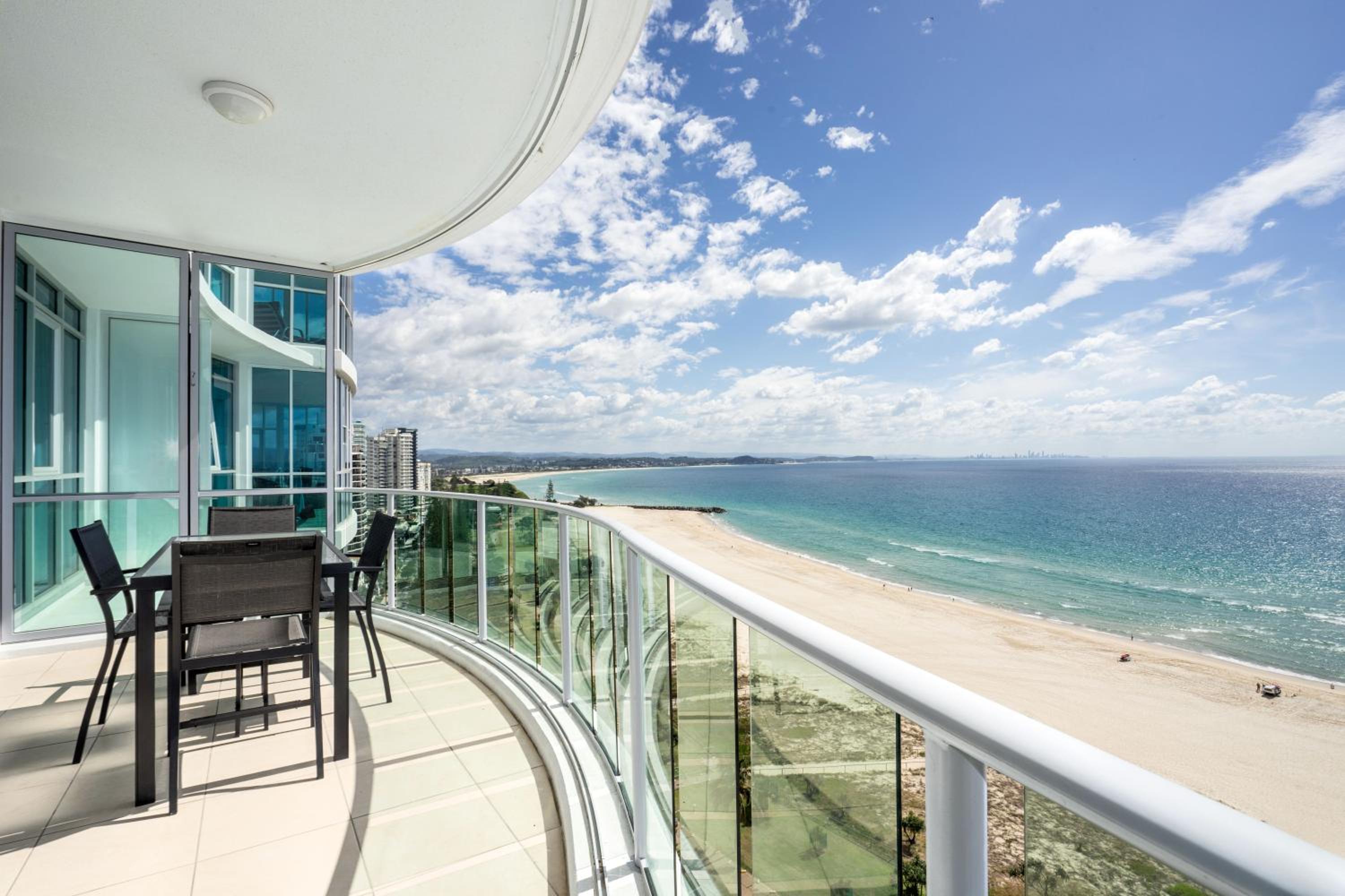 Two-Bedroom Apartment with Ocean View - Photo 3