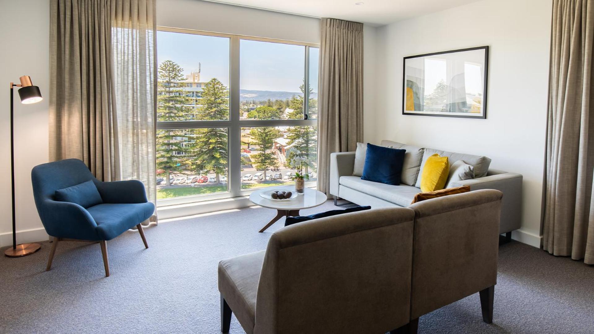 Premier Two-Bedroom Apartment with Park View - No Housekeeping - Photo 3