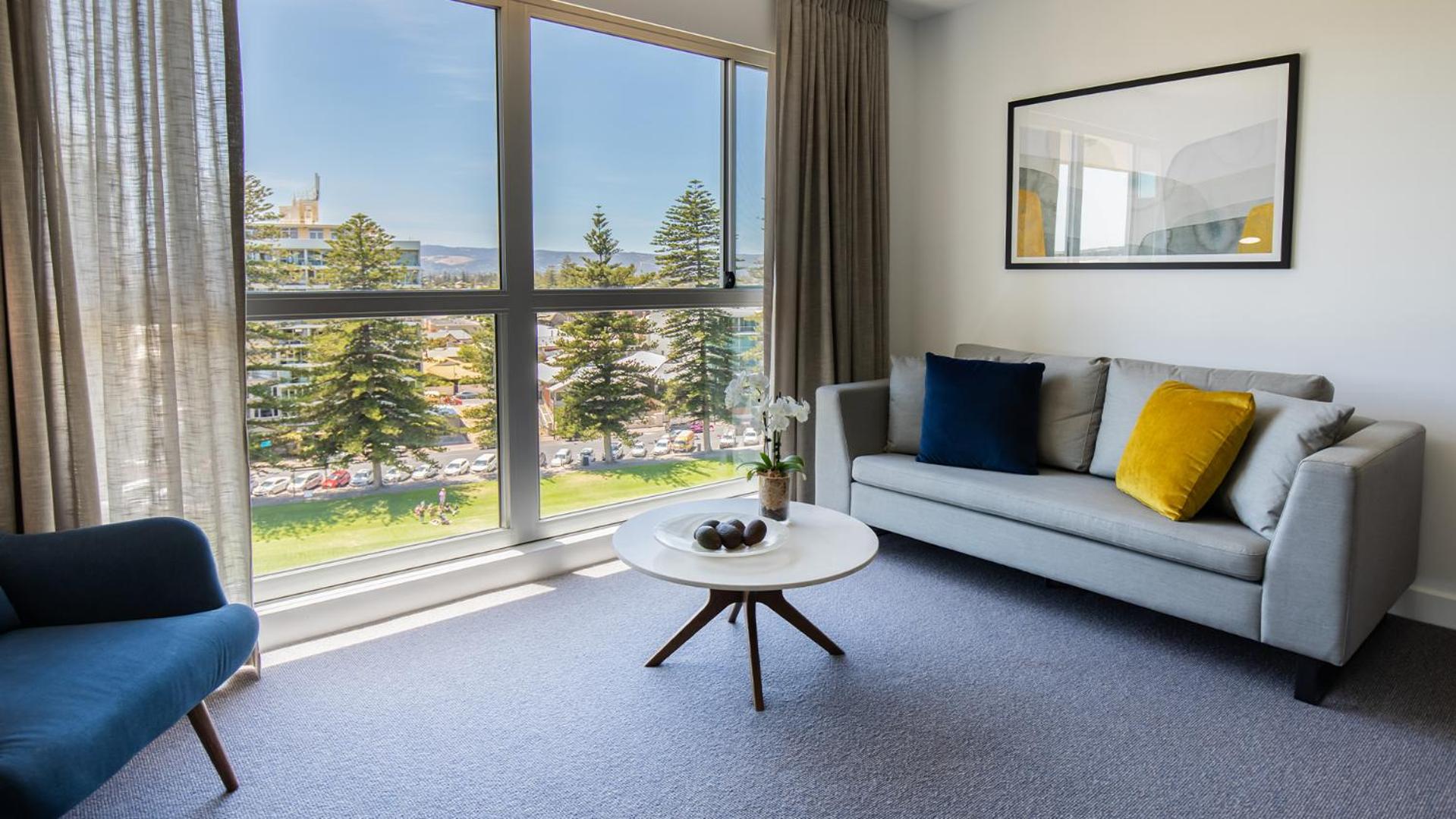 Premier Two-Bedroom Apartment with Park View - No Housekeeping - Photo 2