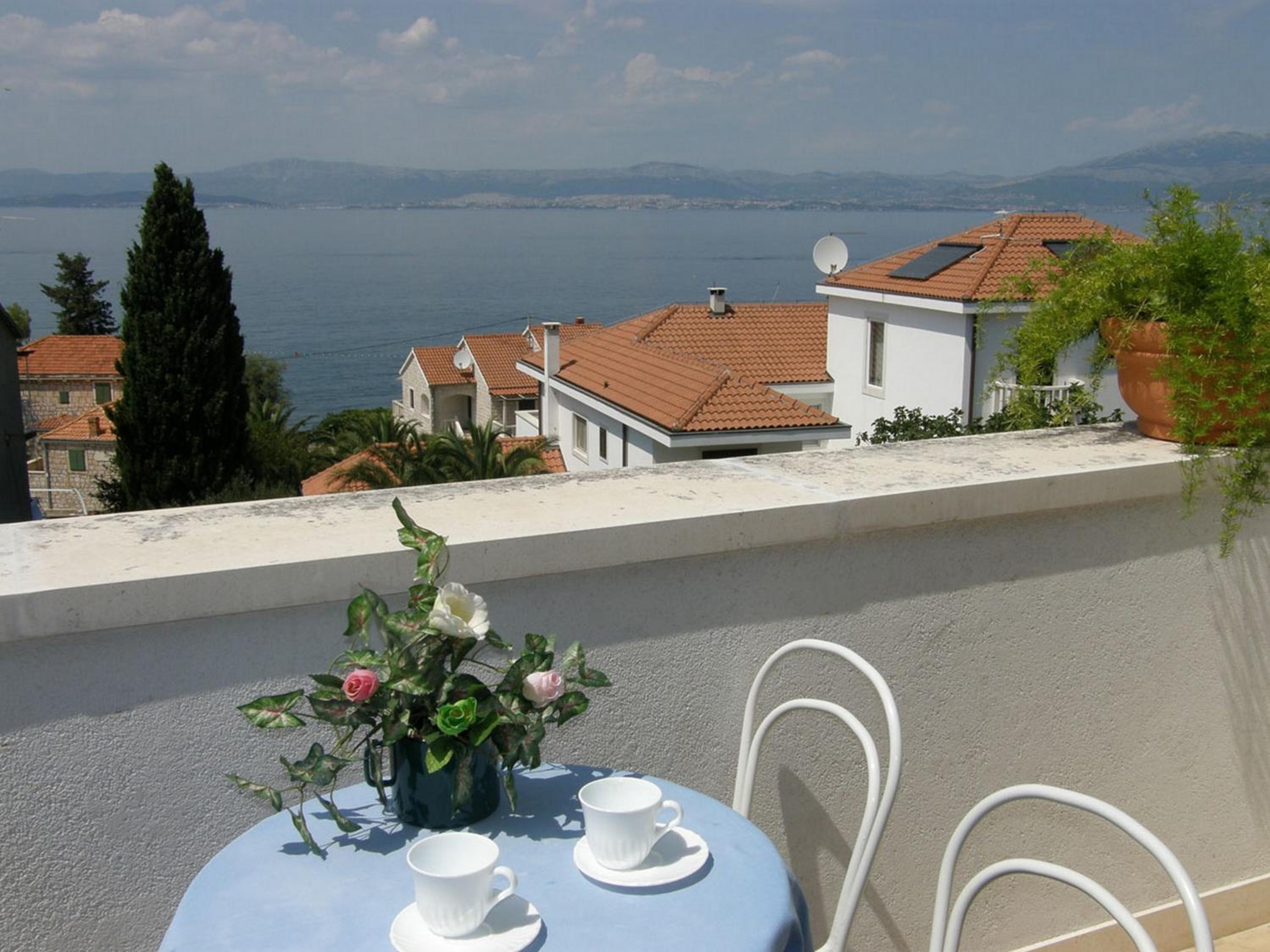 One Bedroom Apartment with Sea View