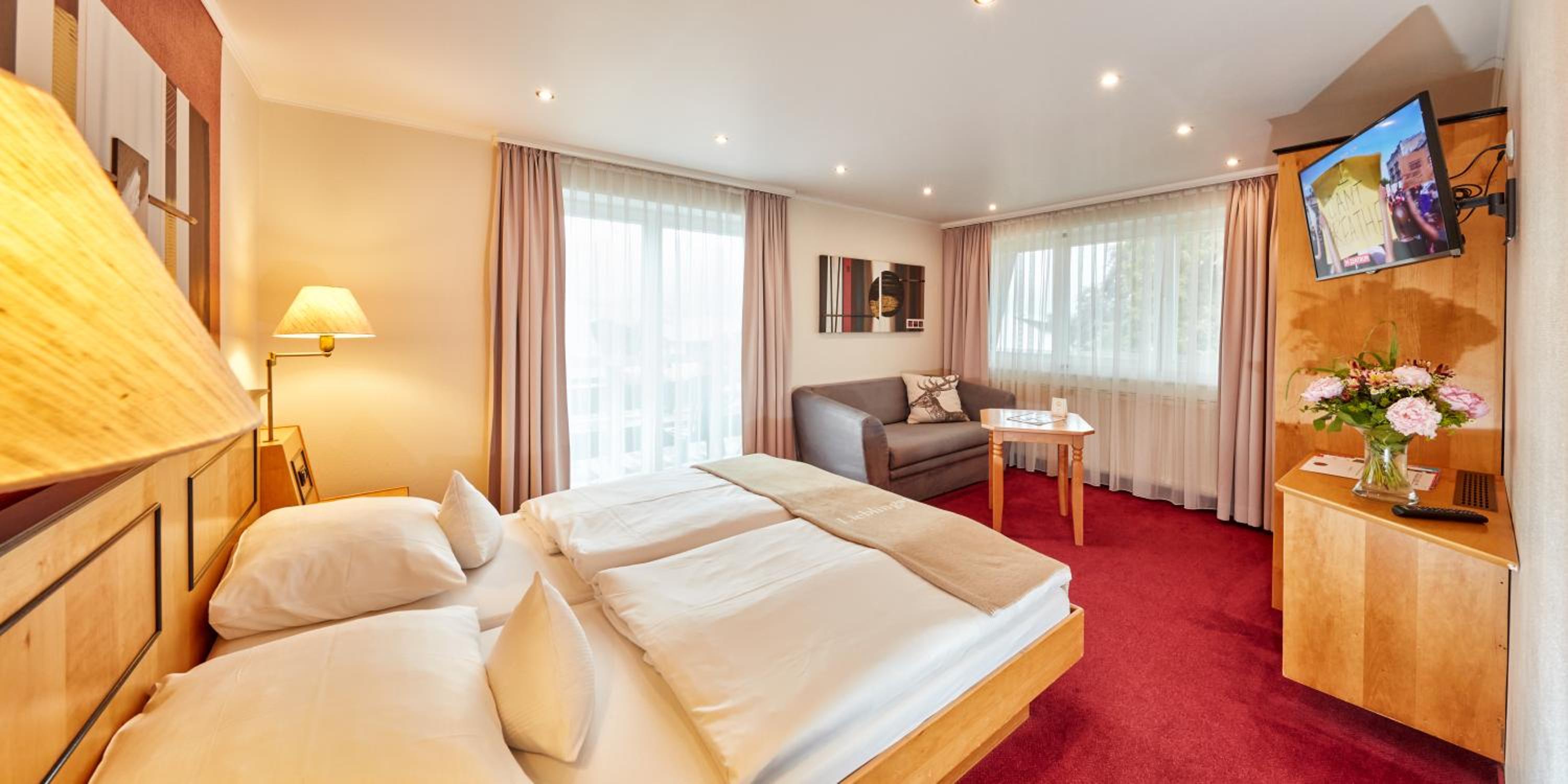 Deluxe Double Room with Balcony photo 3