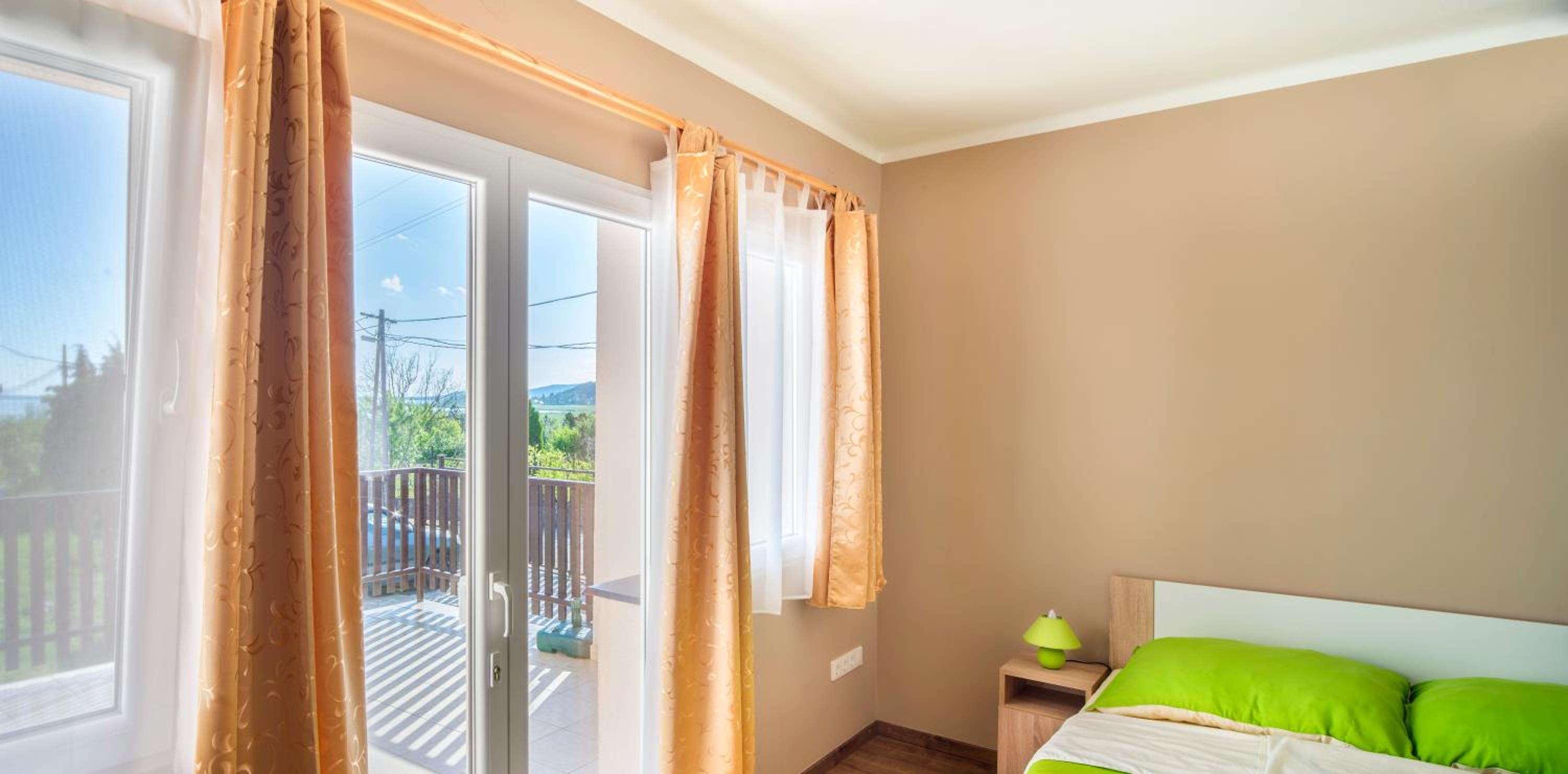Apartment with Lake View photo 3