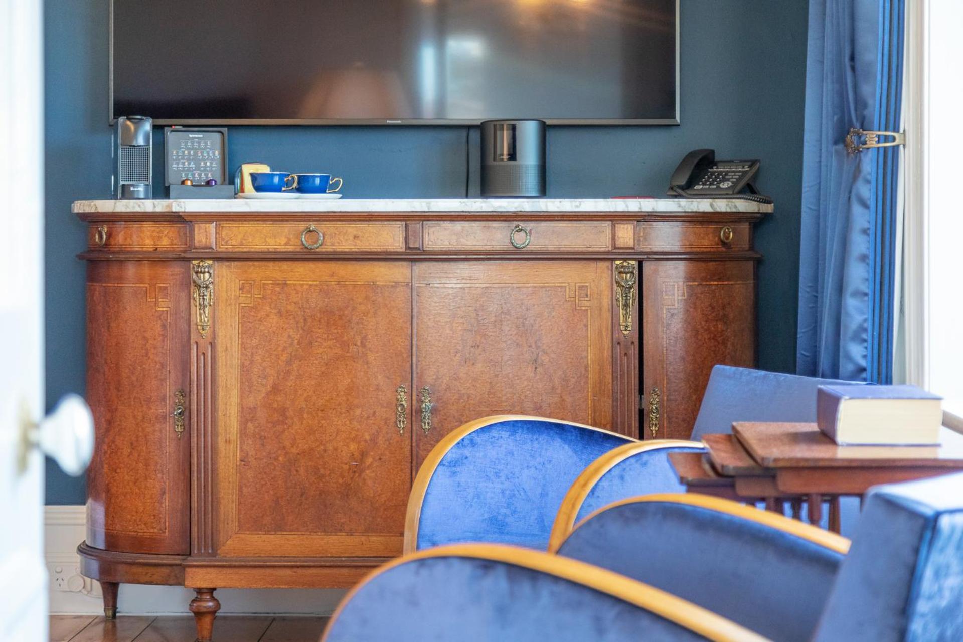Frew Suite - Photo 6