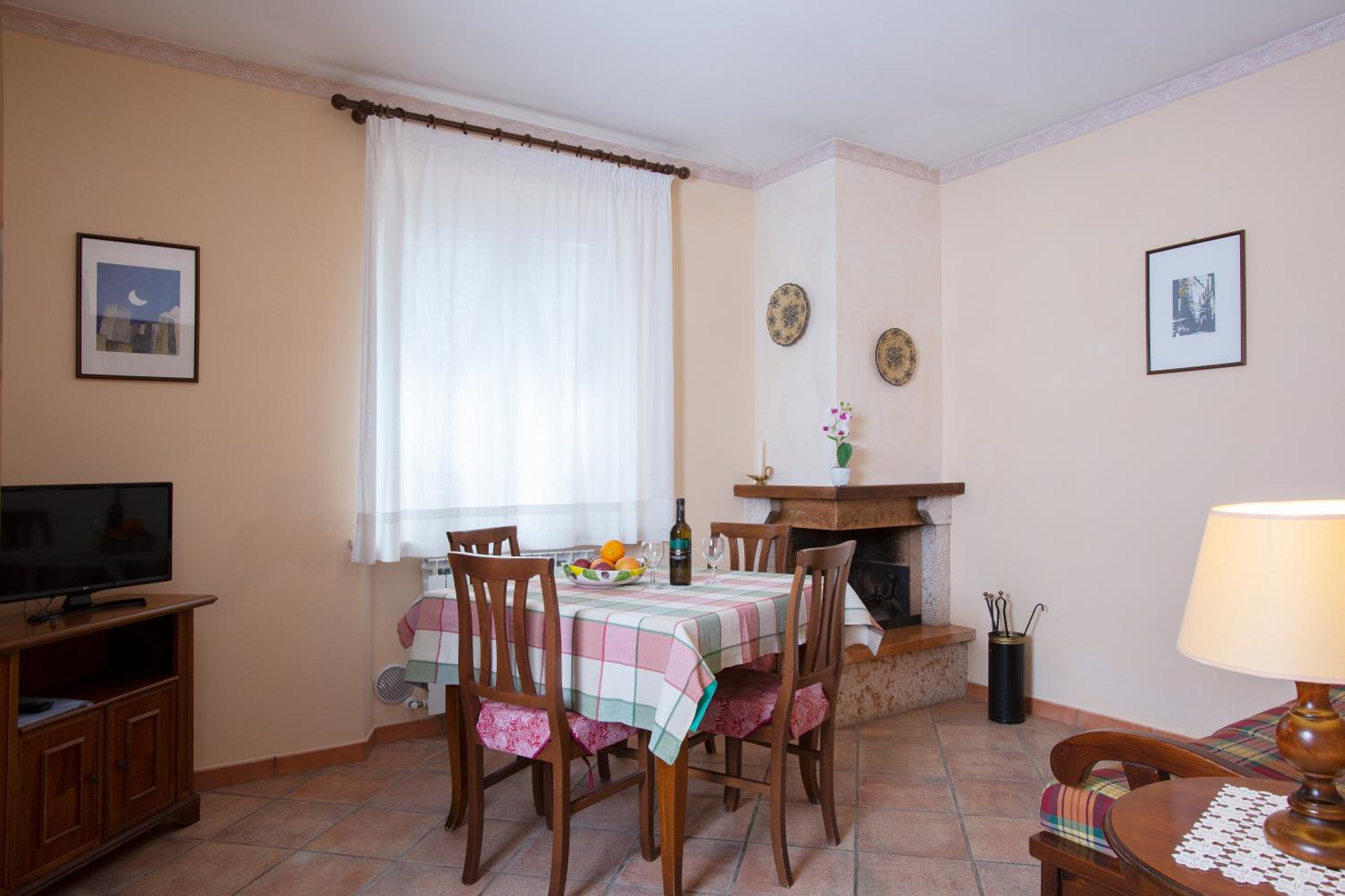 One-Bedroom House - Photo 8