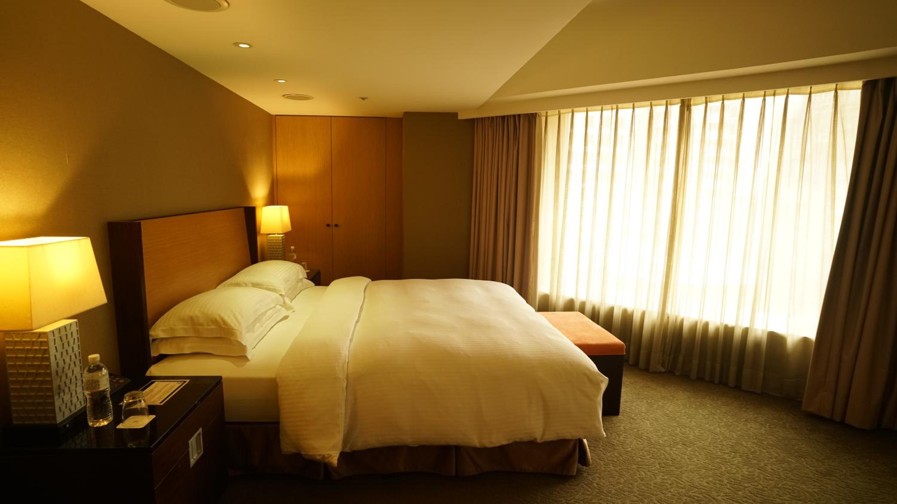 Corner Double Room