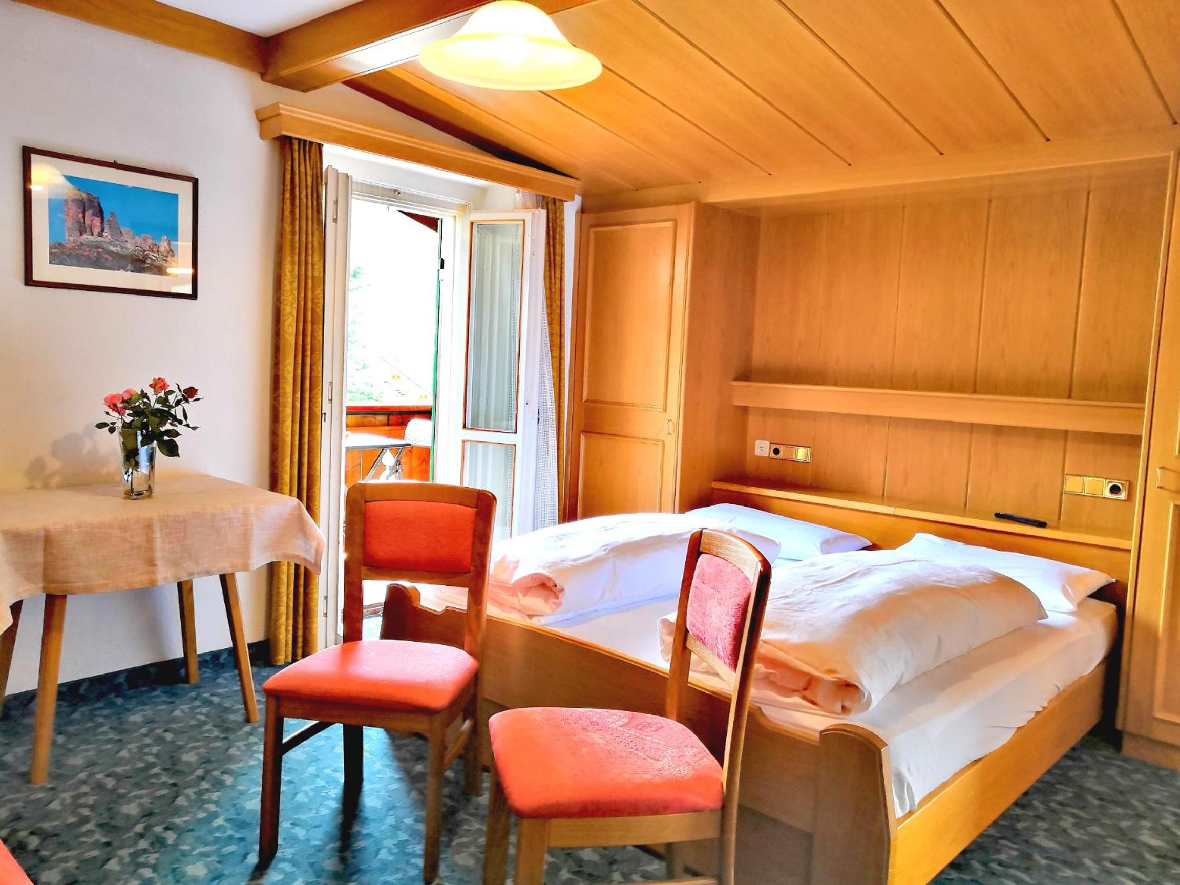 Double Room with Balcony - Photo 2