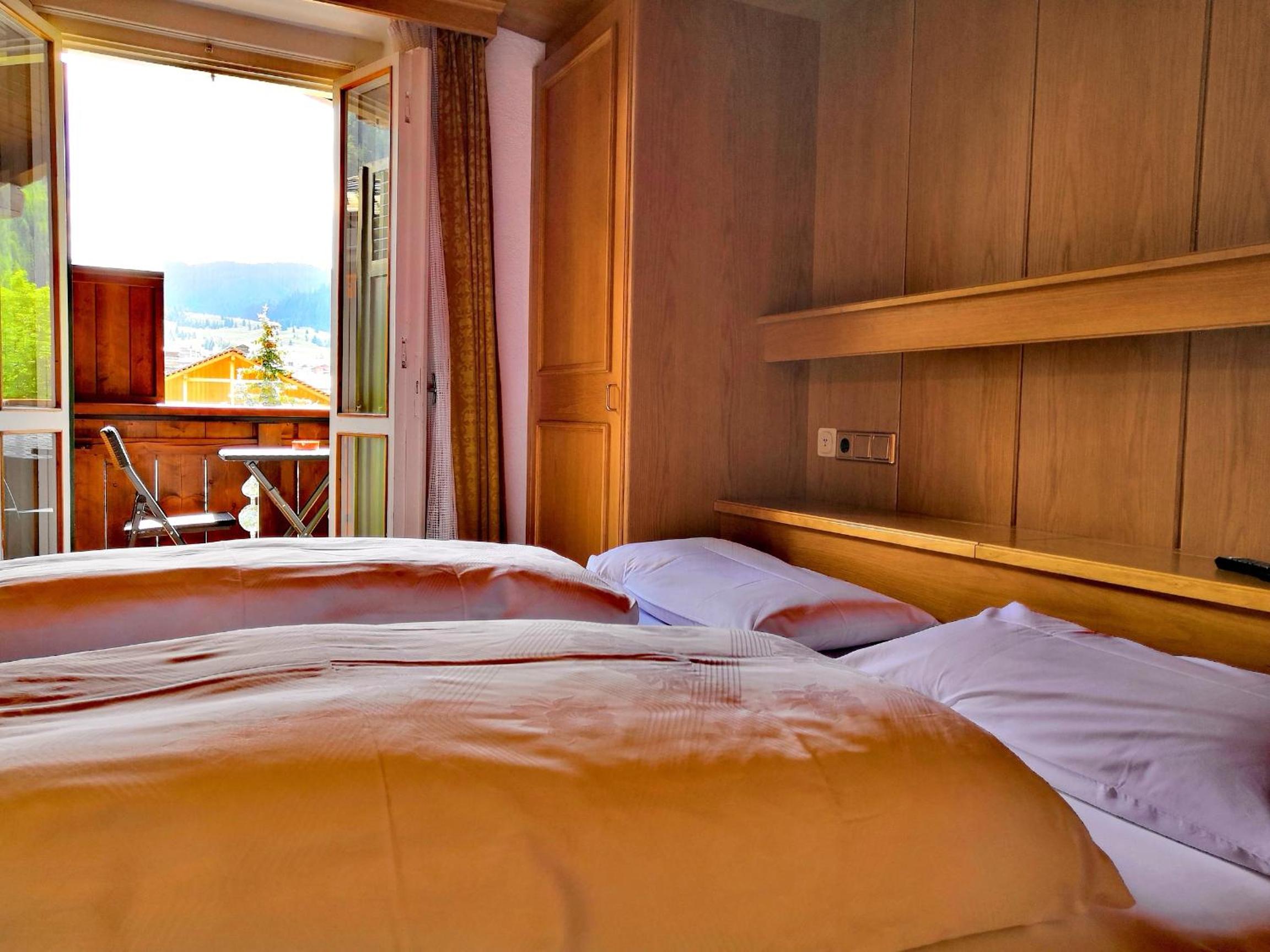 Double Room with Balcony - Photo 3