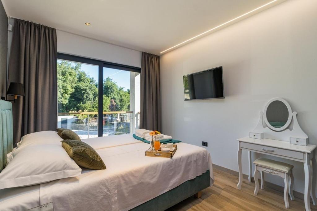 Villa com Piscina Privada