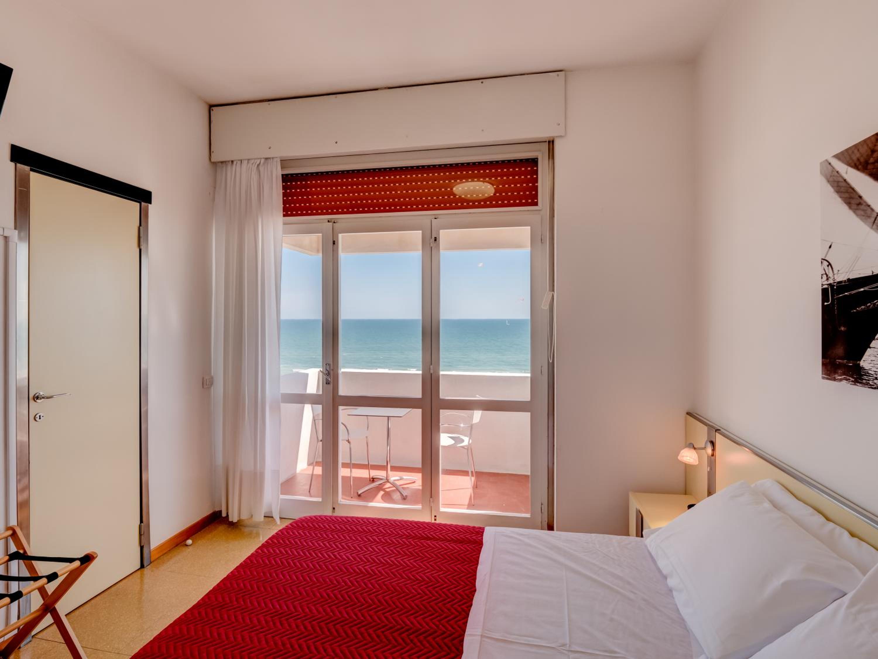 Single Room with Balcony photo 3