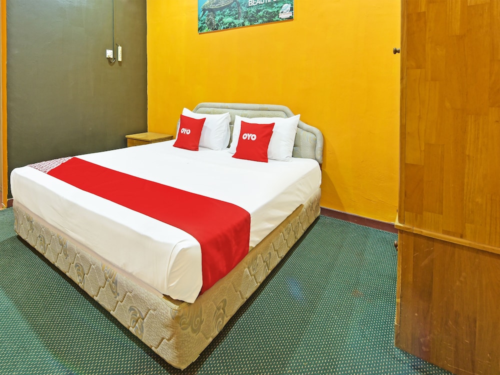 Room, Shared Bathroom