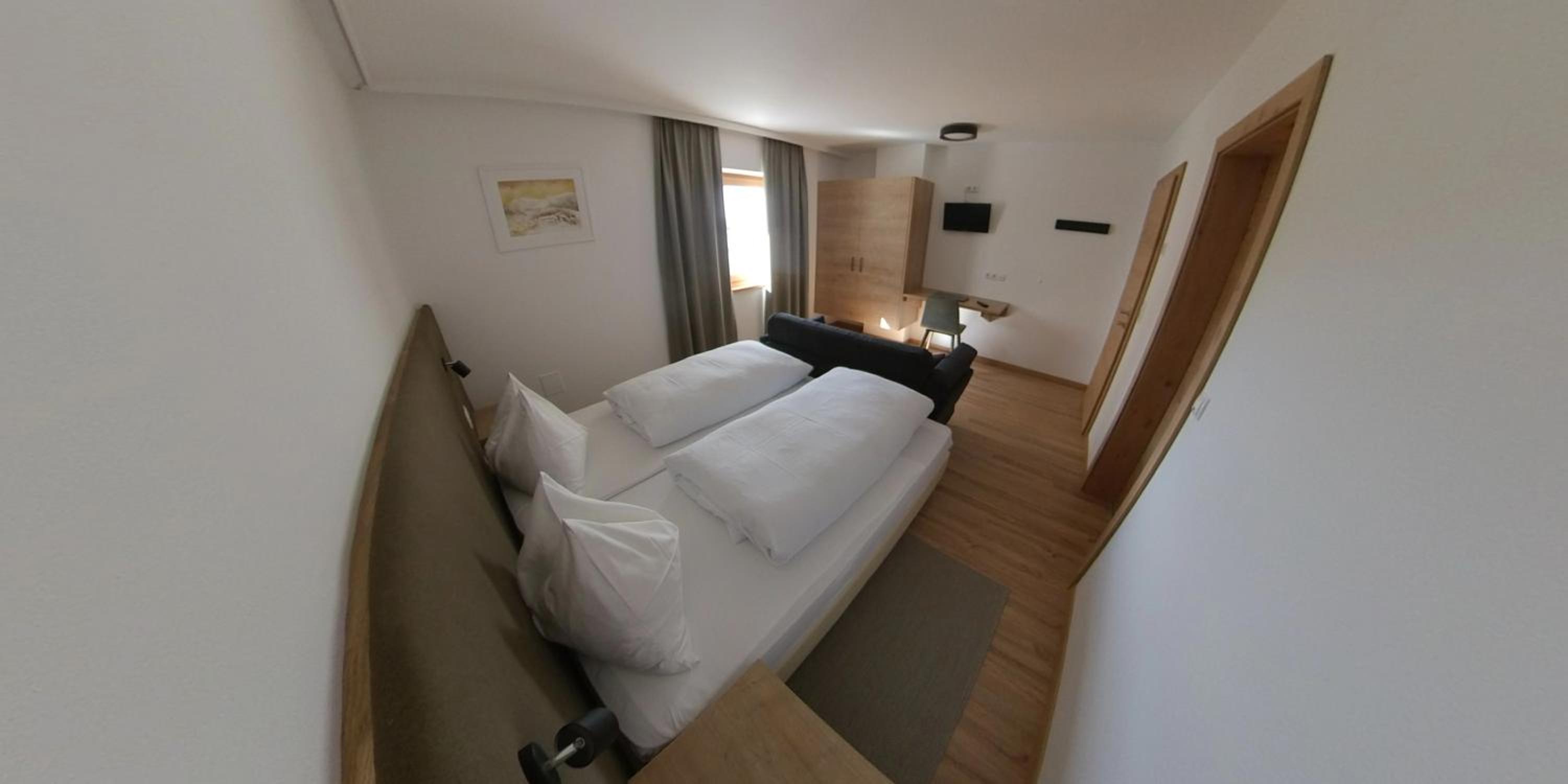 Deluxe Double Room with Balcony photo 1