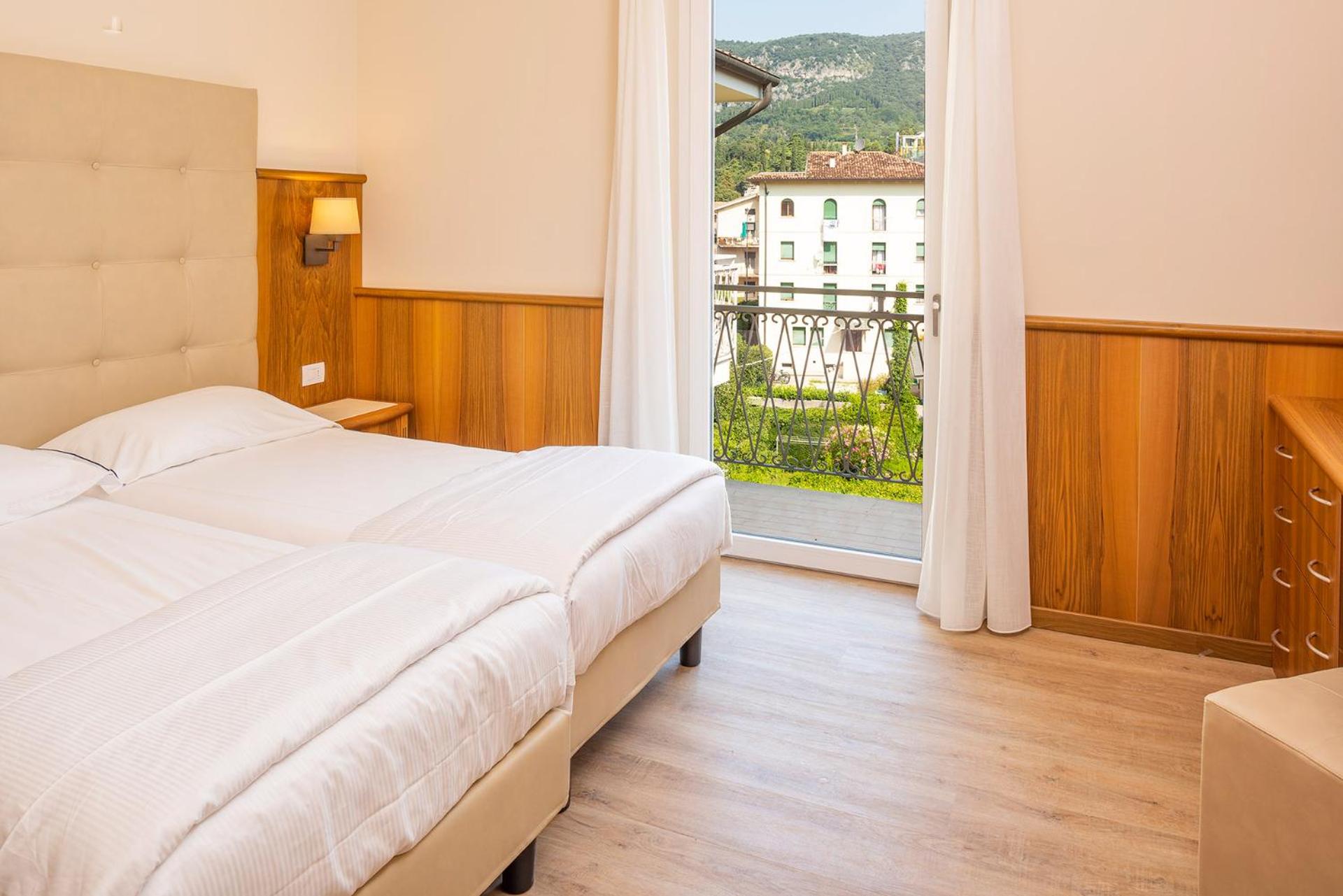 Double or Twin Room - Photo 3
