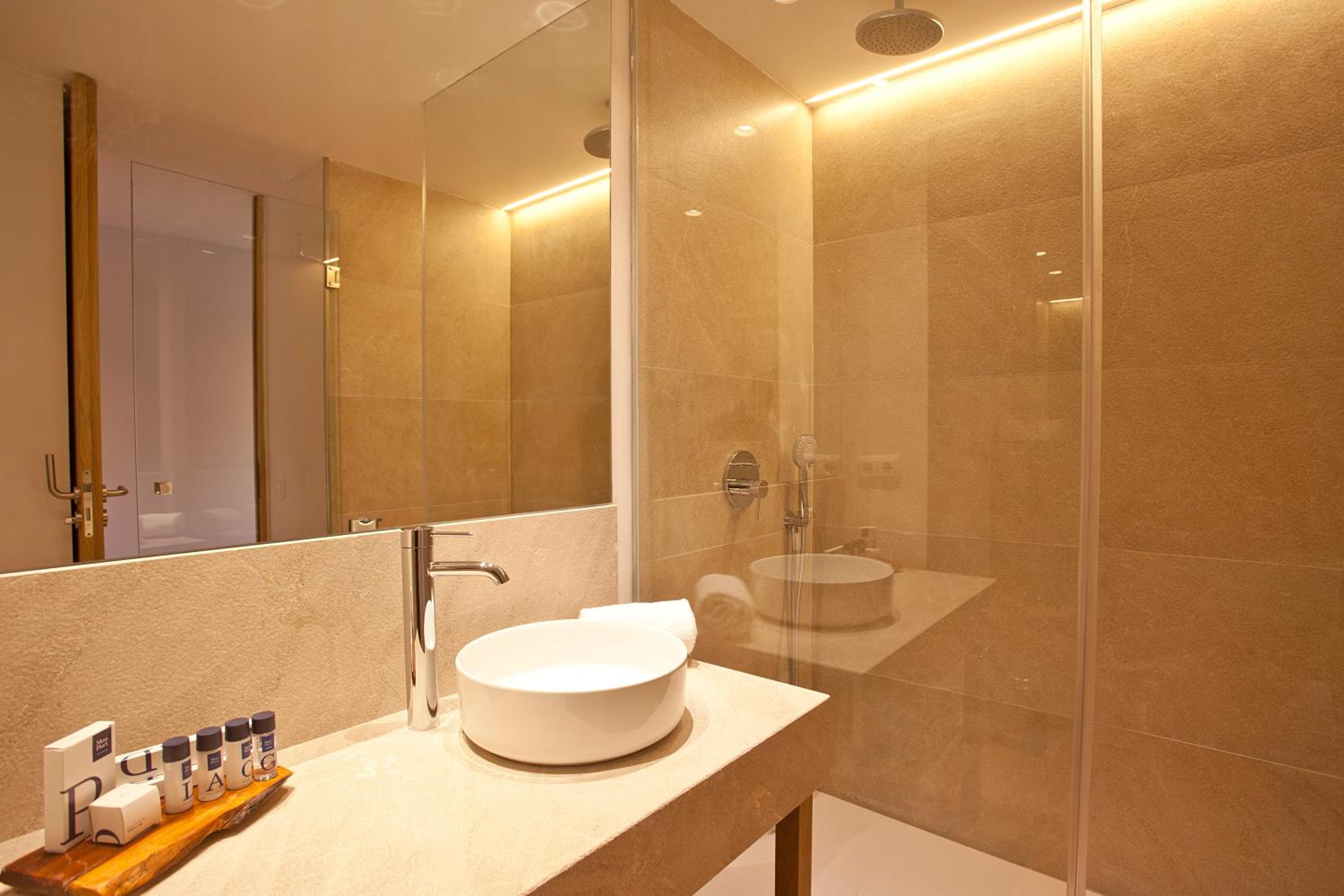 Superior Room with Spa access - Photo 13