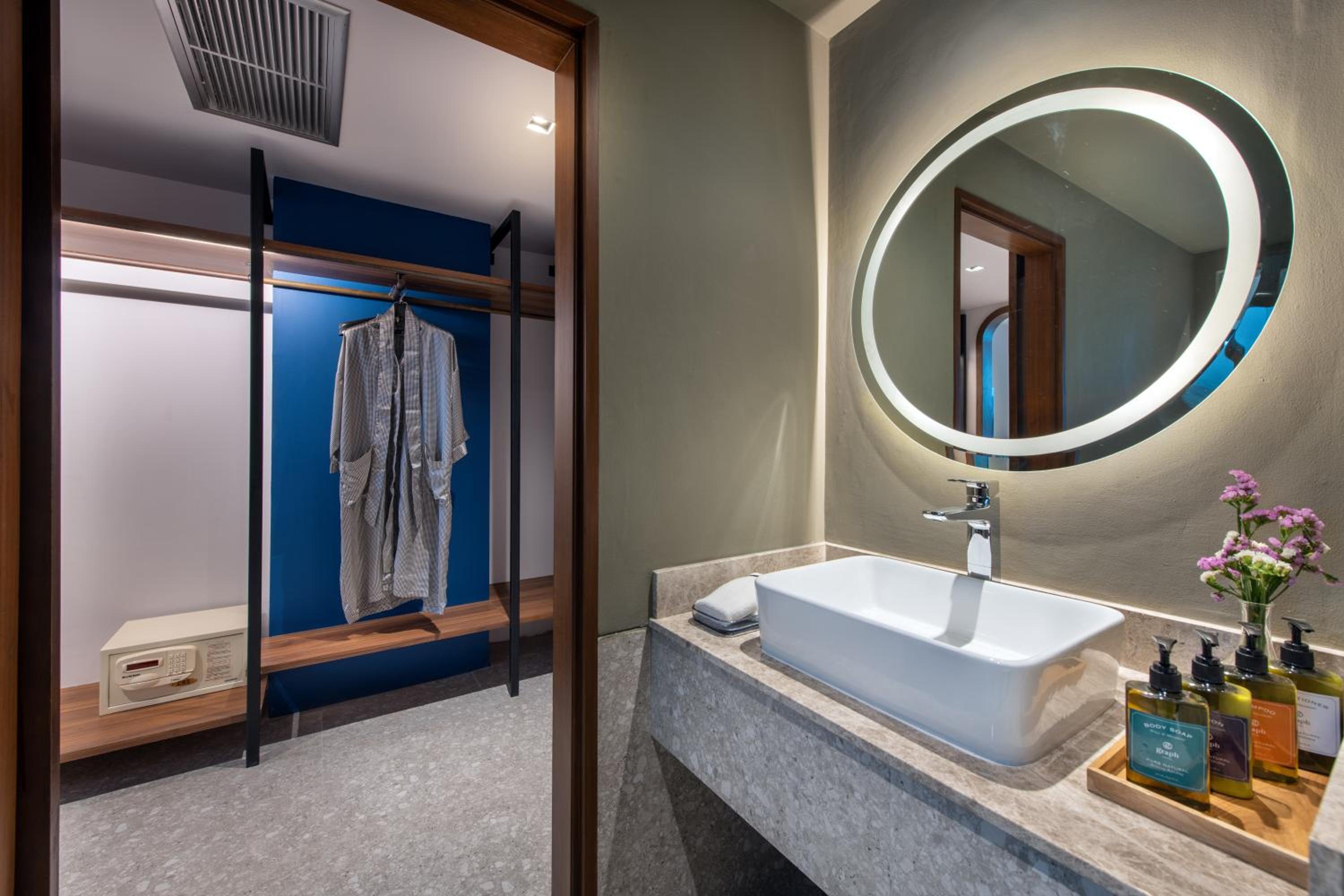 Deluxe Twin Room photo 2