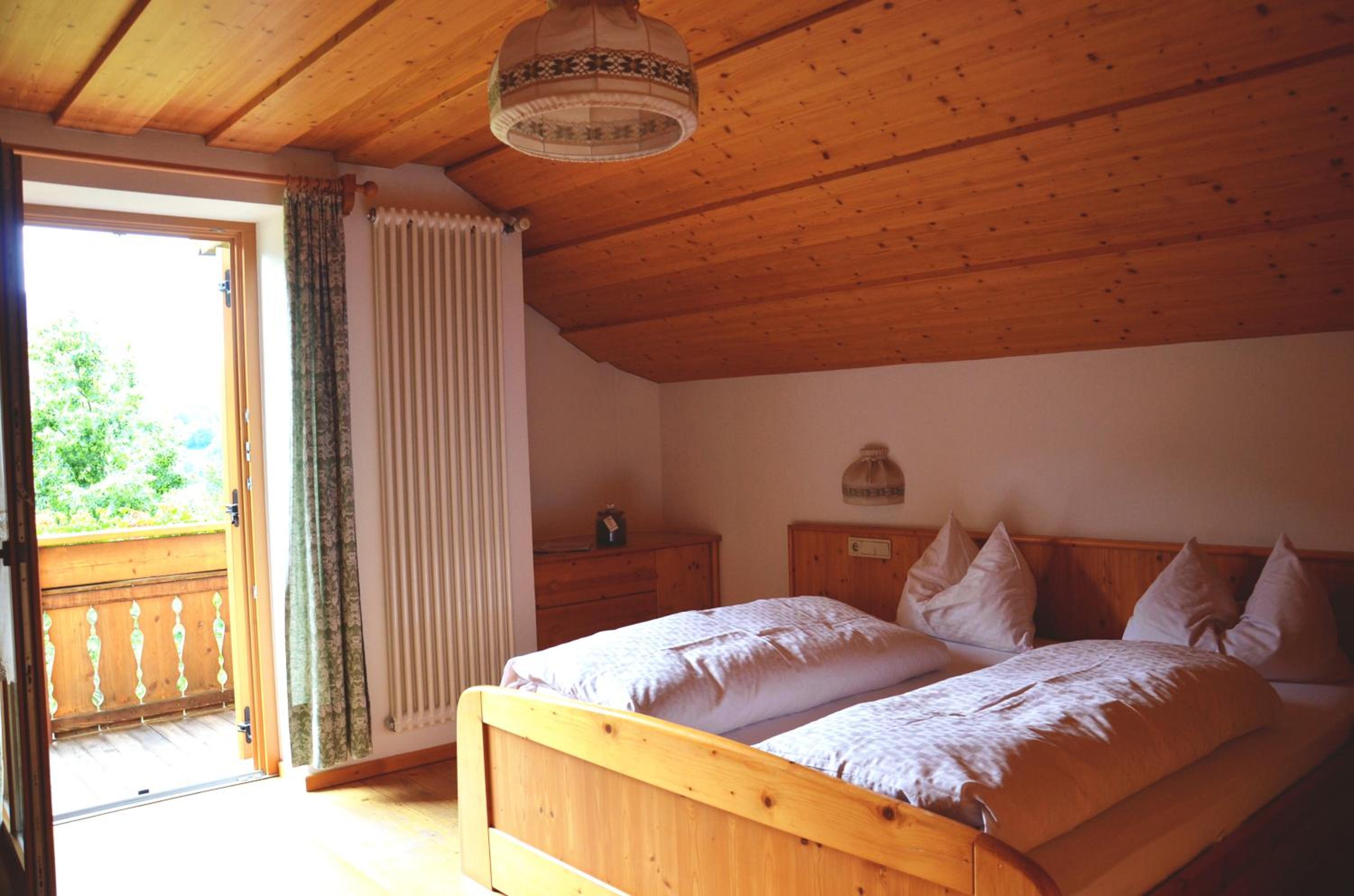 Quadruple Room with Mountain View photo 3
