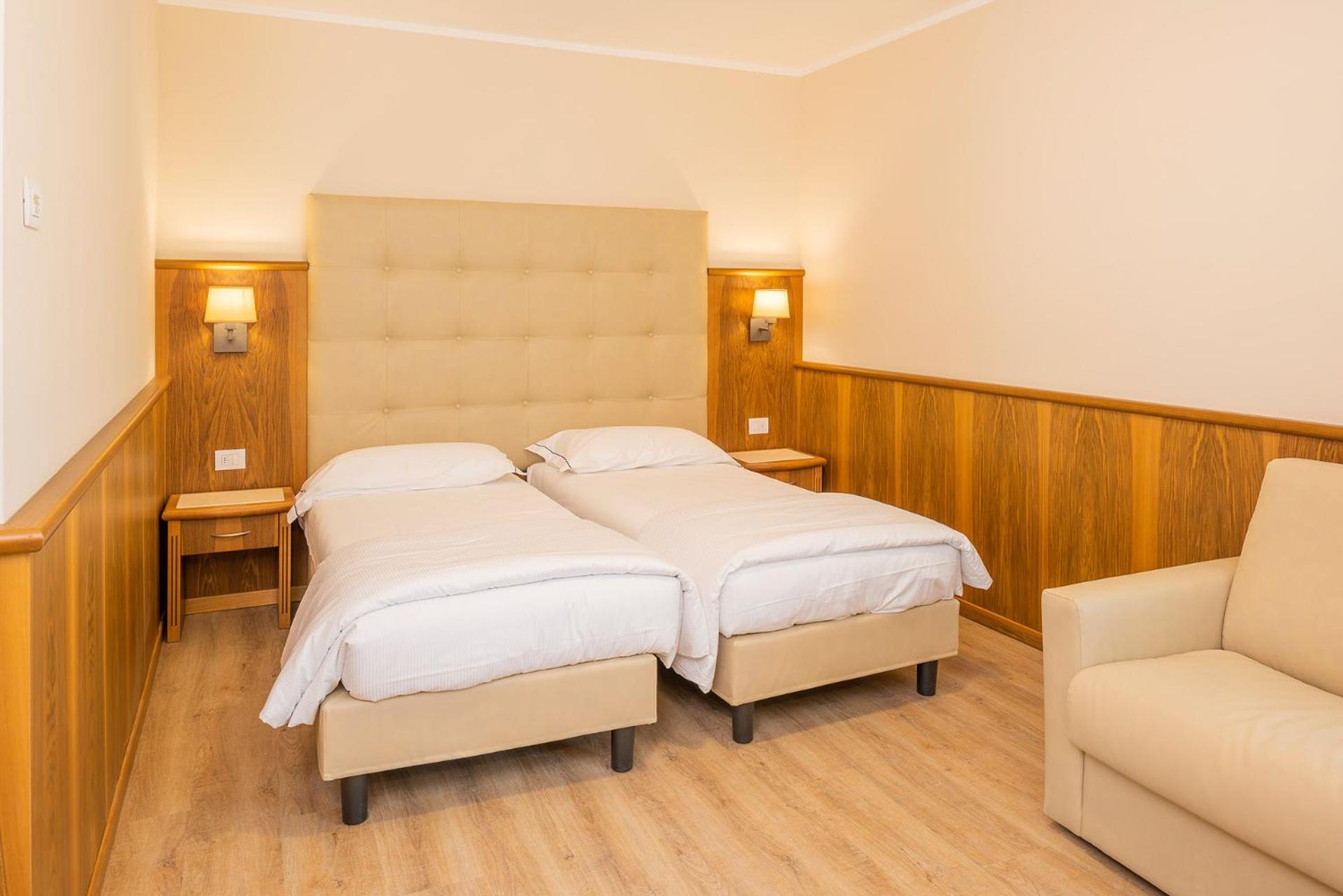 Standard Triple Room - Photo 5