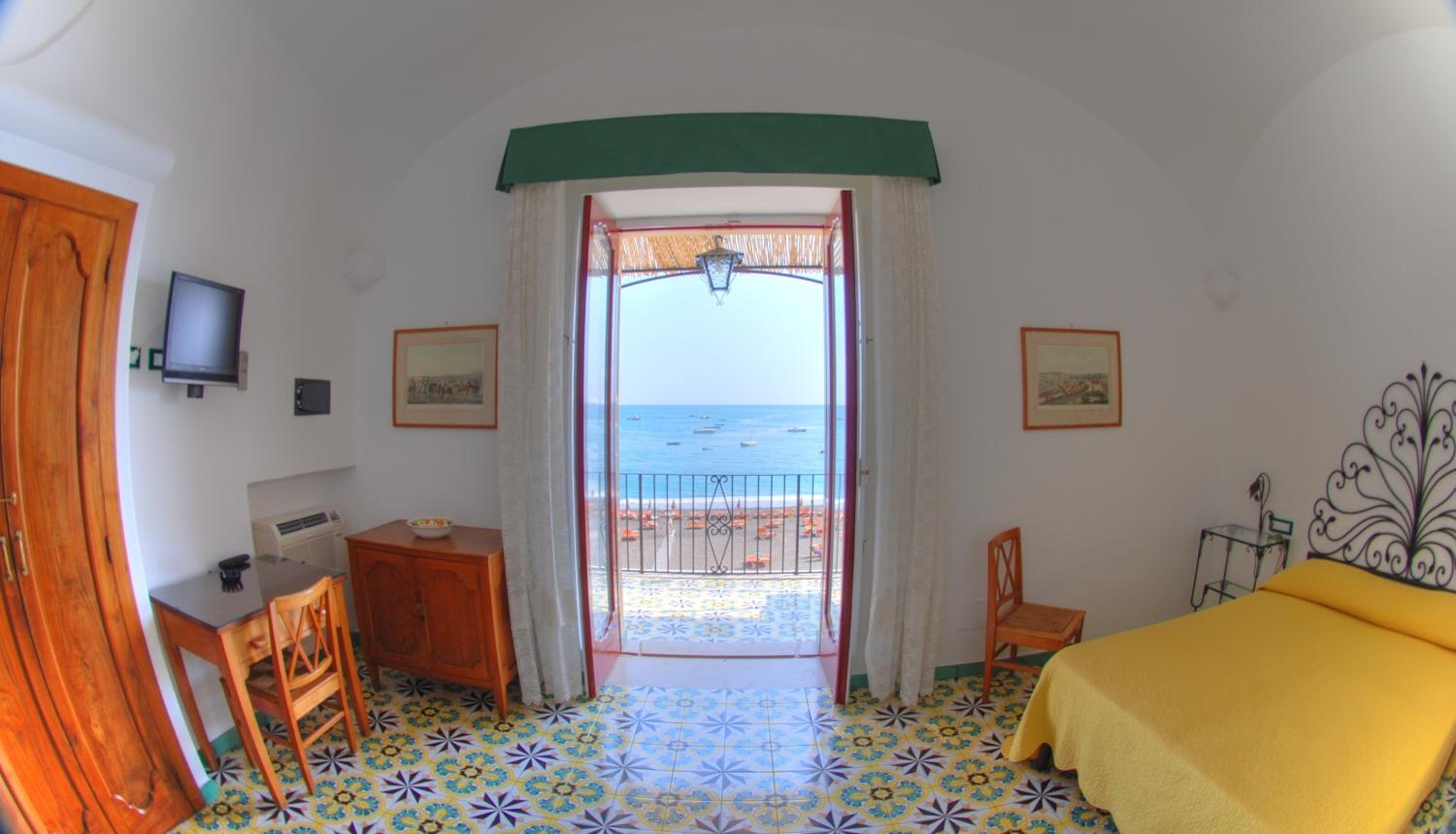 Double Room with Sea View - Photo 12