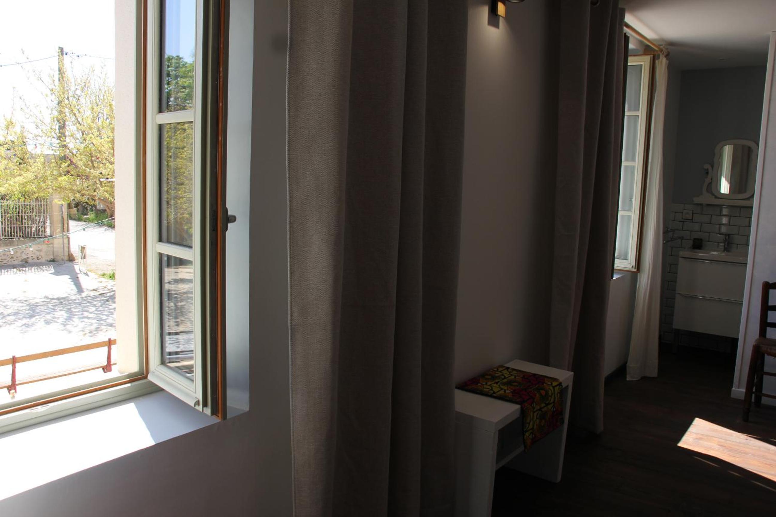 Queen Room - Photo 11
