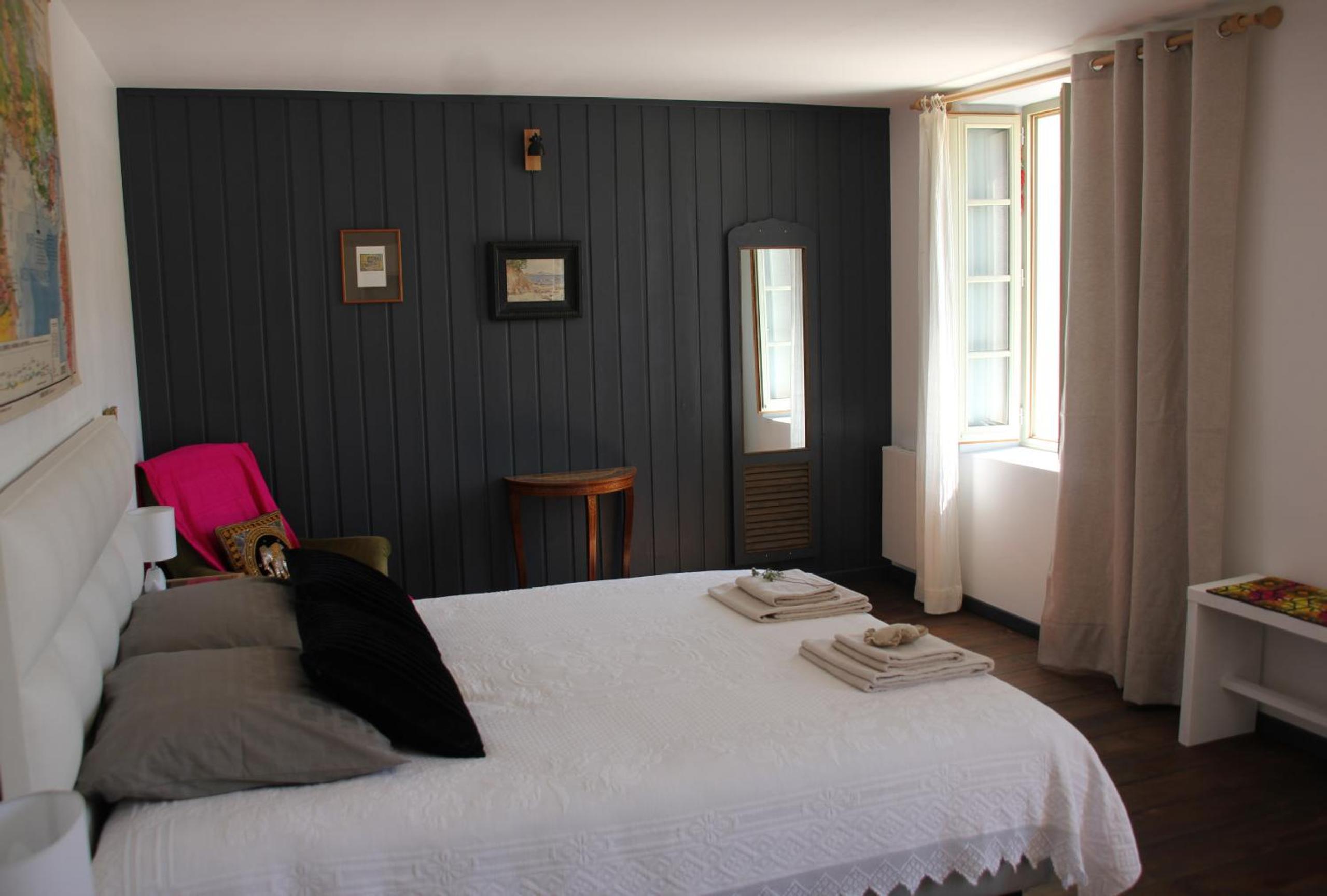Queen Room - Photo 8
