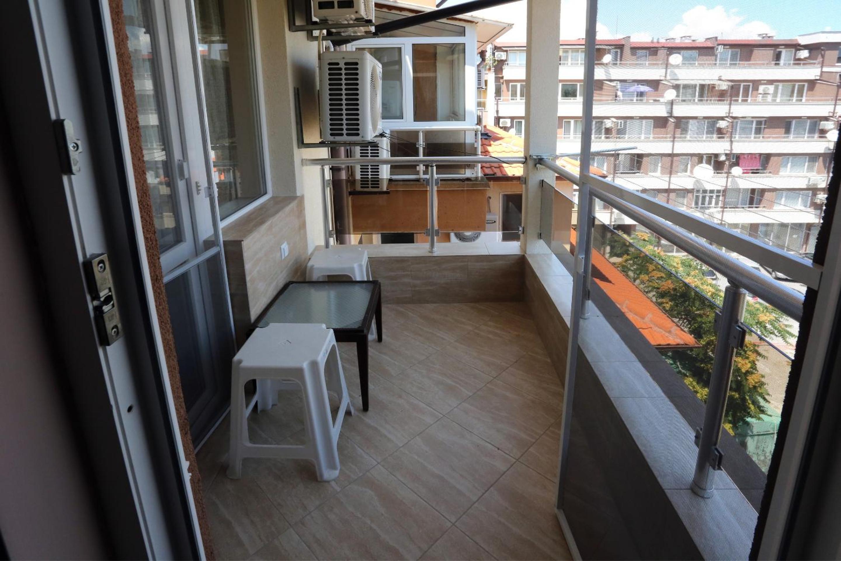 Apartment - Photo 4