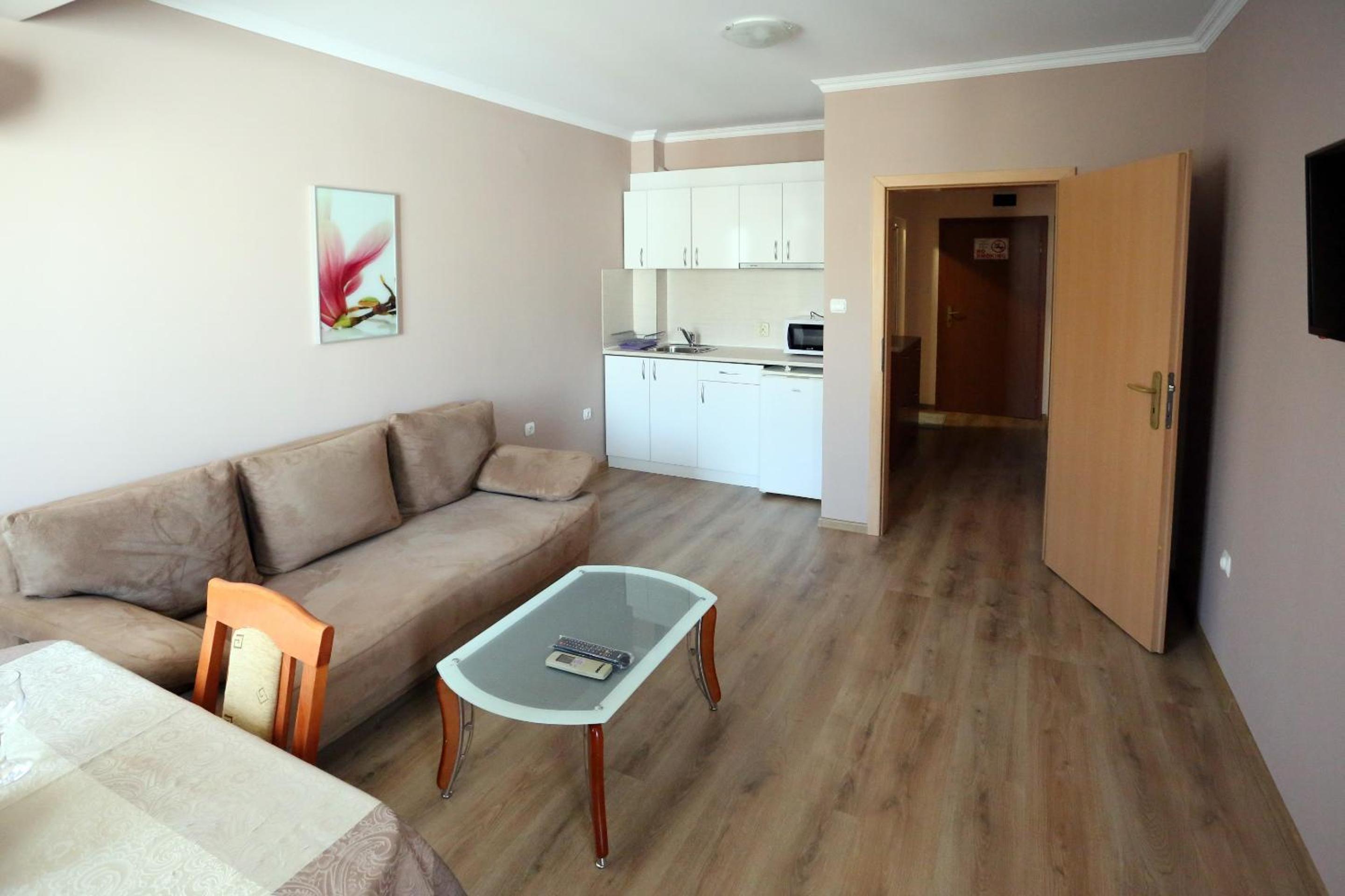 Apartment - Photo 5