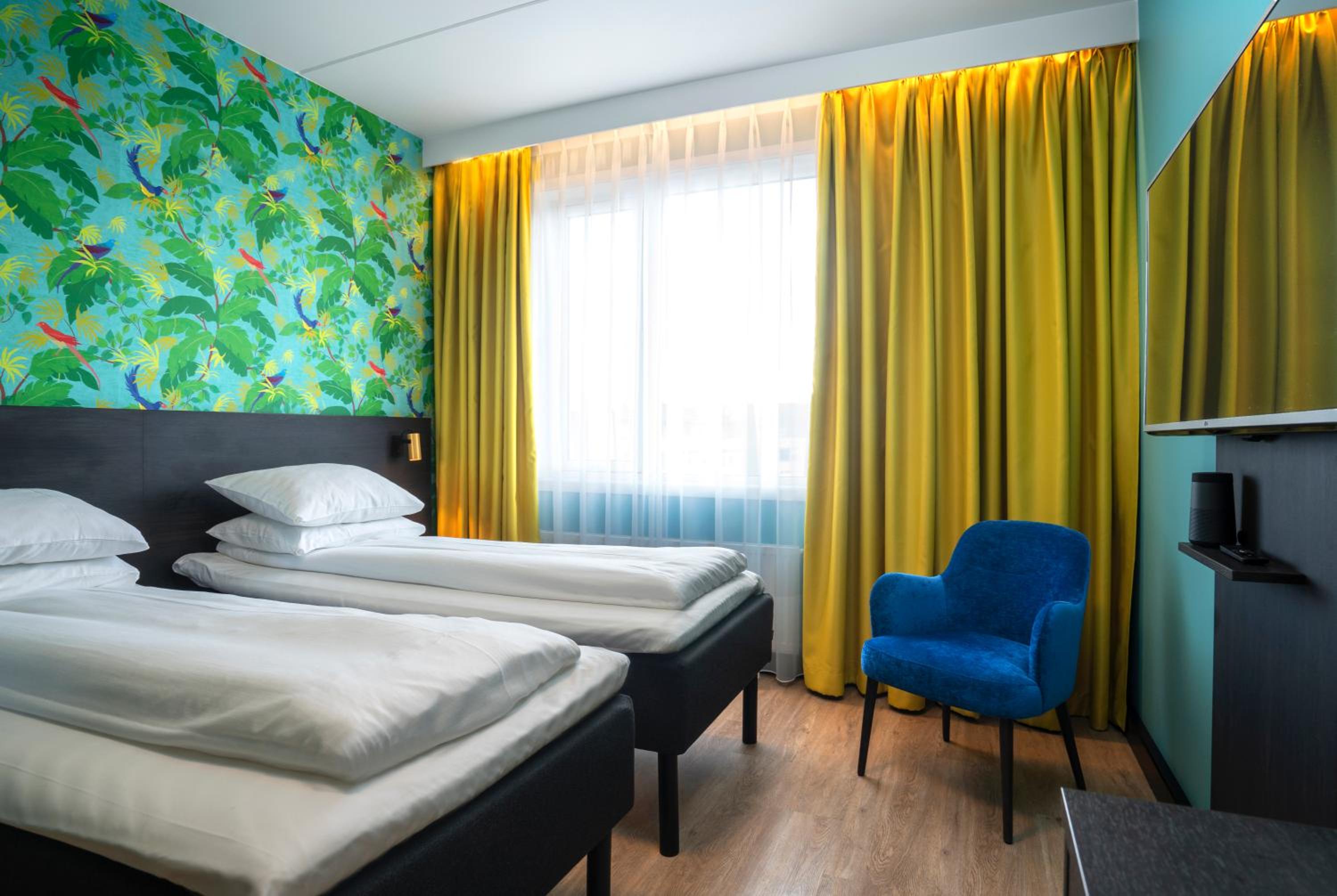 Standard Twin Room - Photo 3