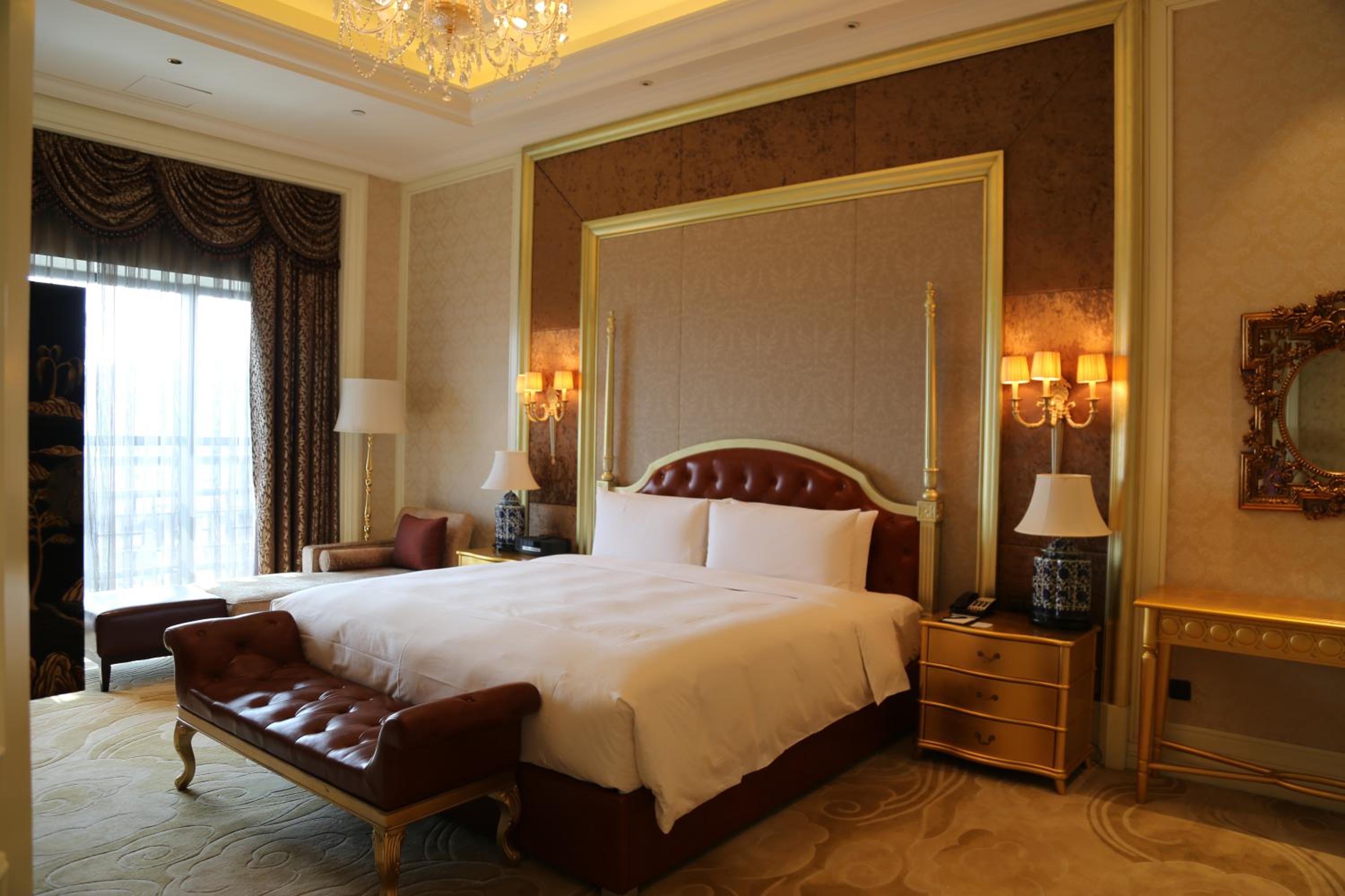Prime Minister Suite - Non-Smoking
