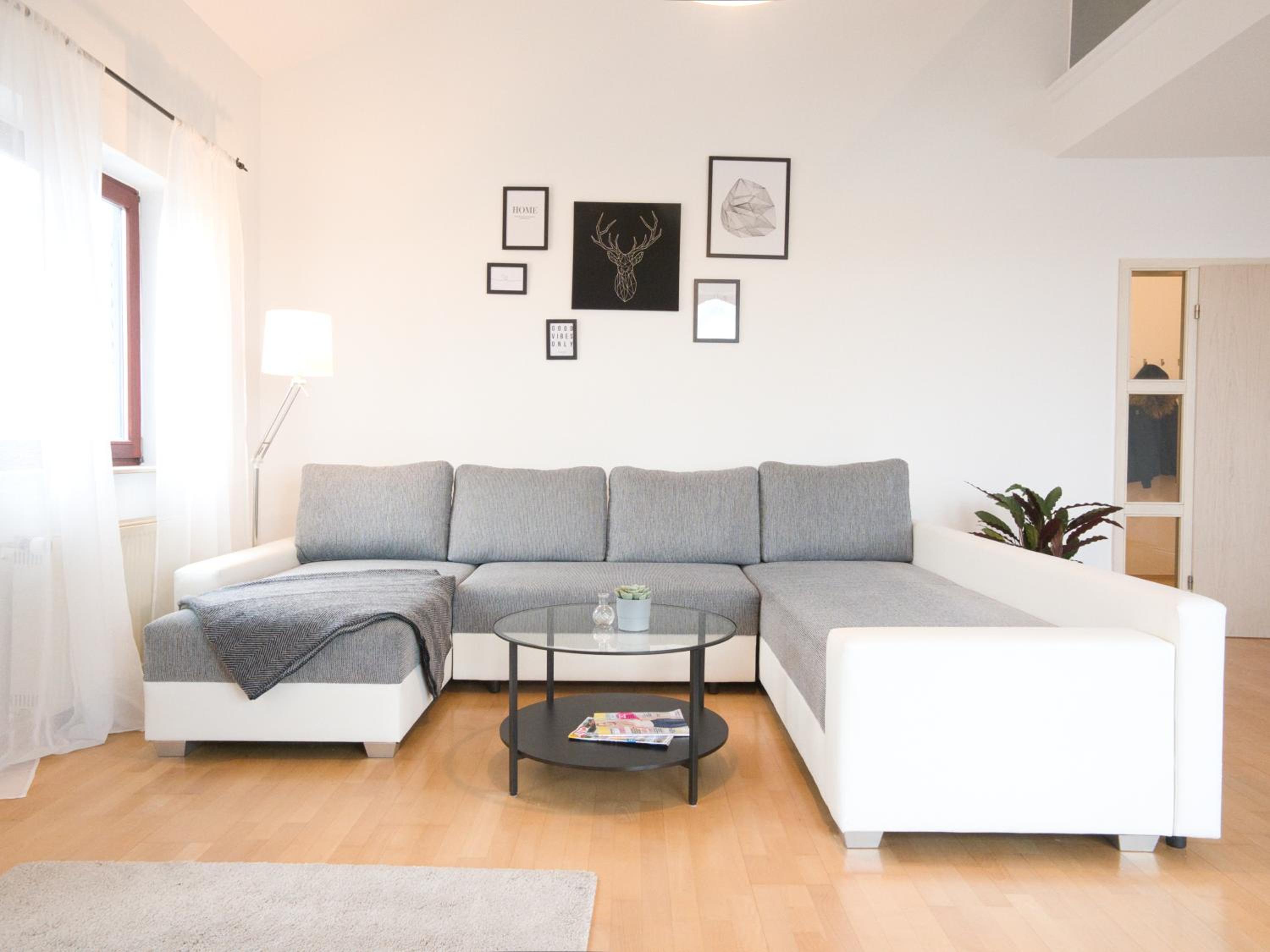 Apartment photo 3