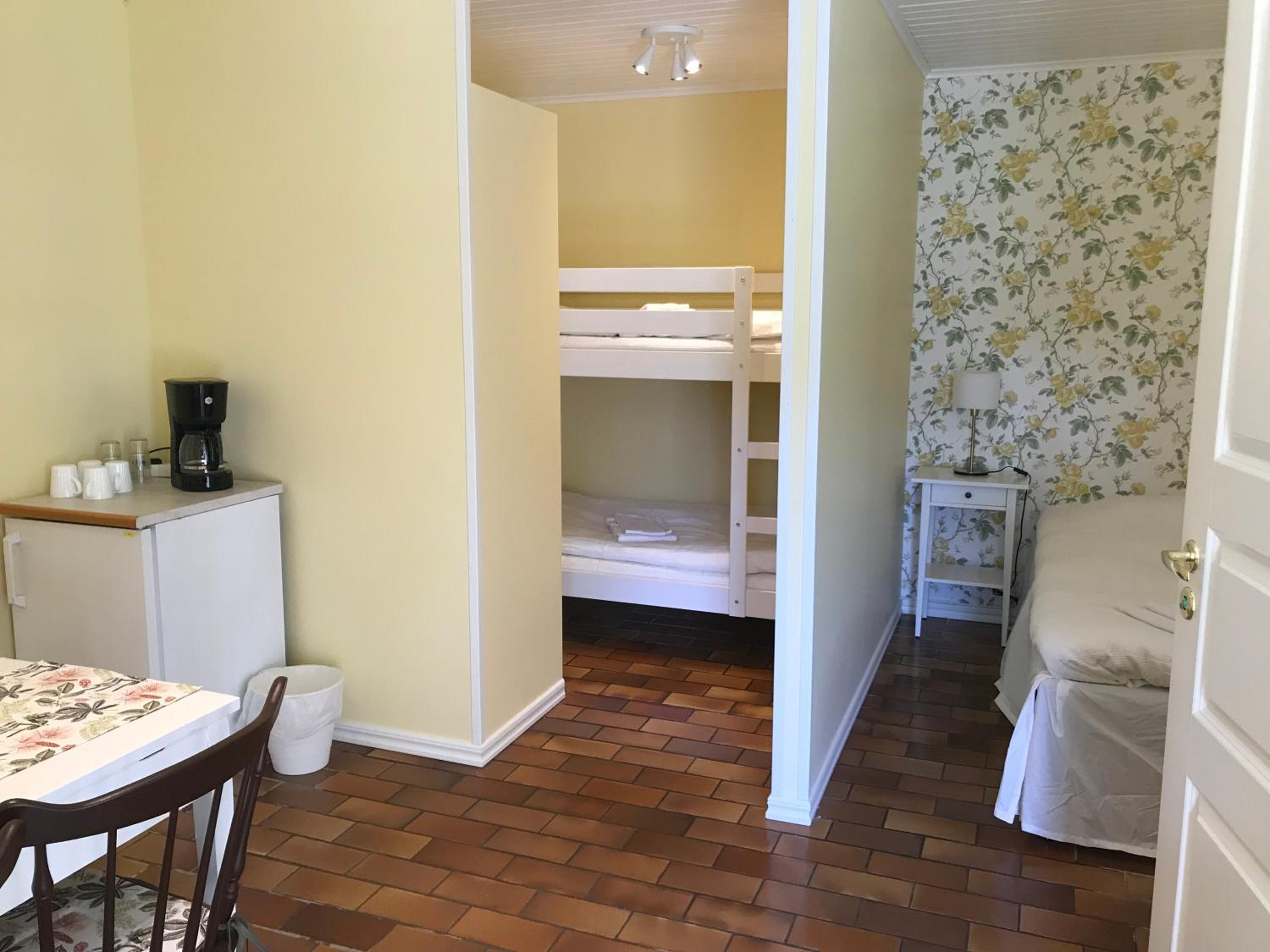 Family Room with Bathroom photo 3