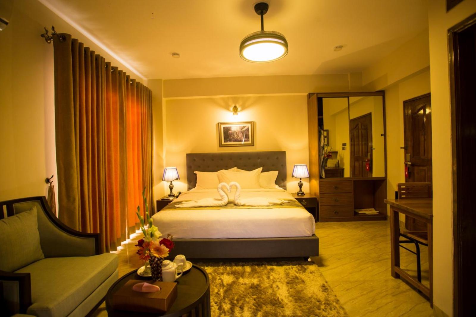 King Room with Balcony photo 1
