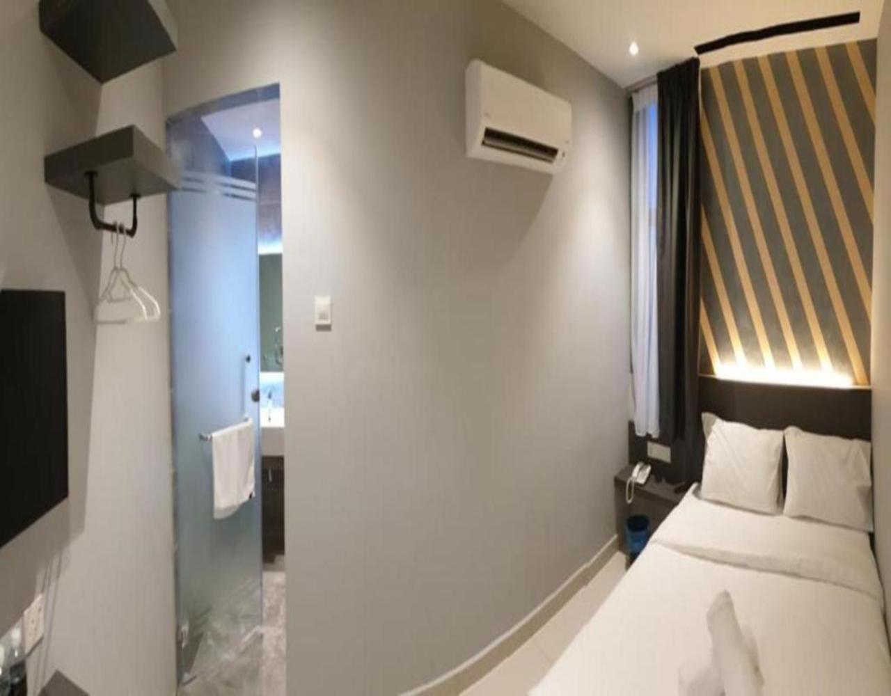 Deluxe Double Room with Shower photo 3