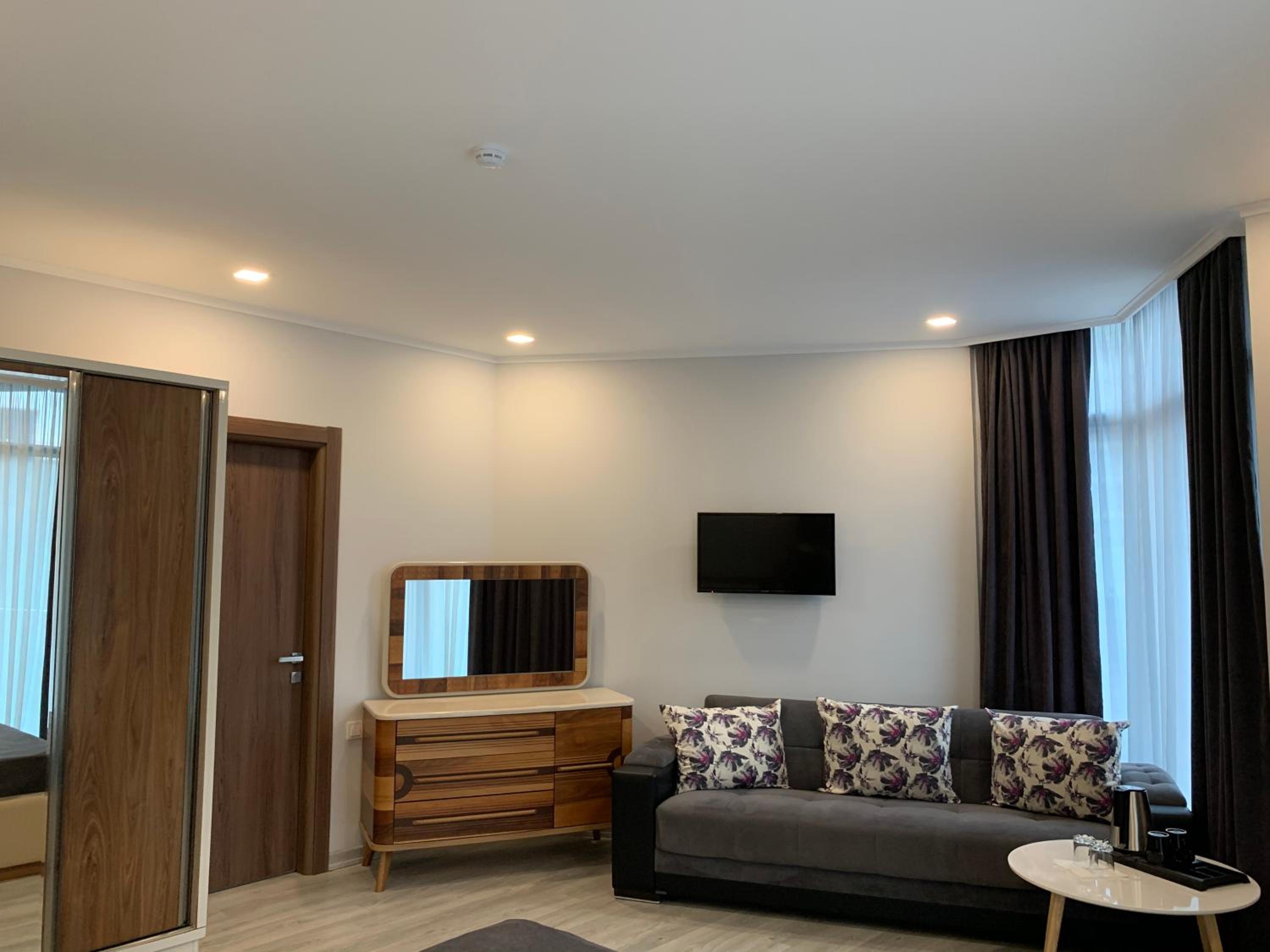 Deluxe Triple Room - Photo 10