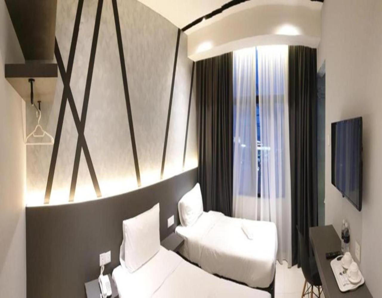 Twin Room with City View photo 2