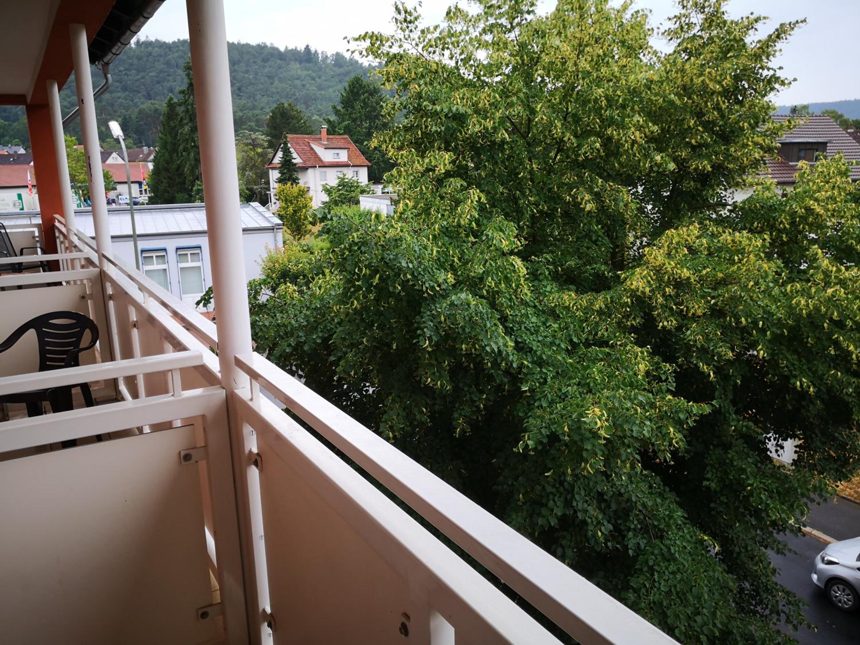 Double Room with Balcony - Photo 8