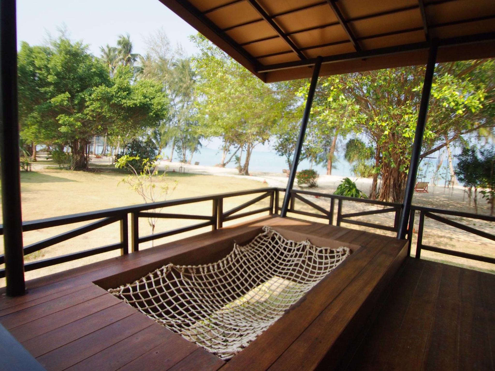 Deluxe Room - Beach Front - Photo 7