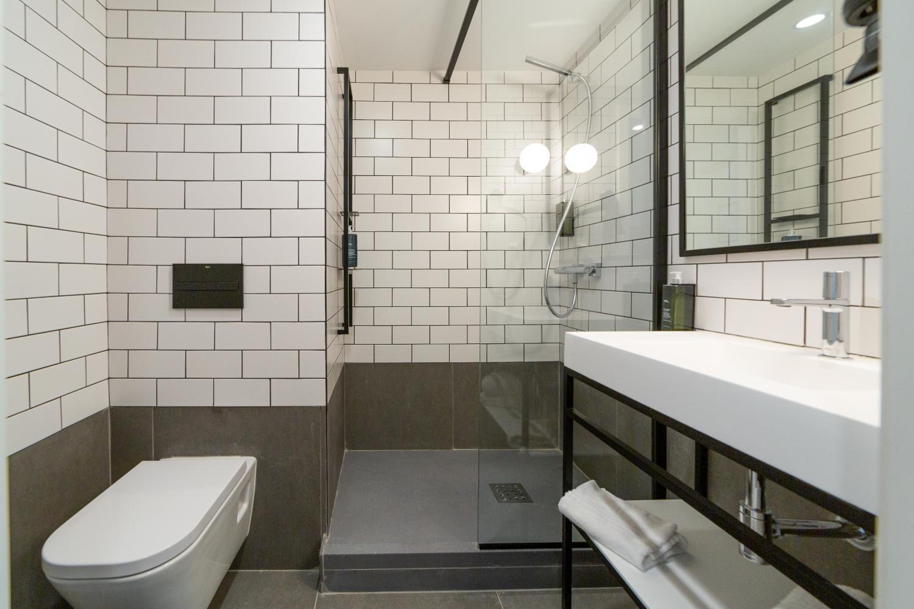 Superior Queen Room with Balcony