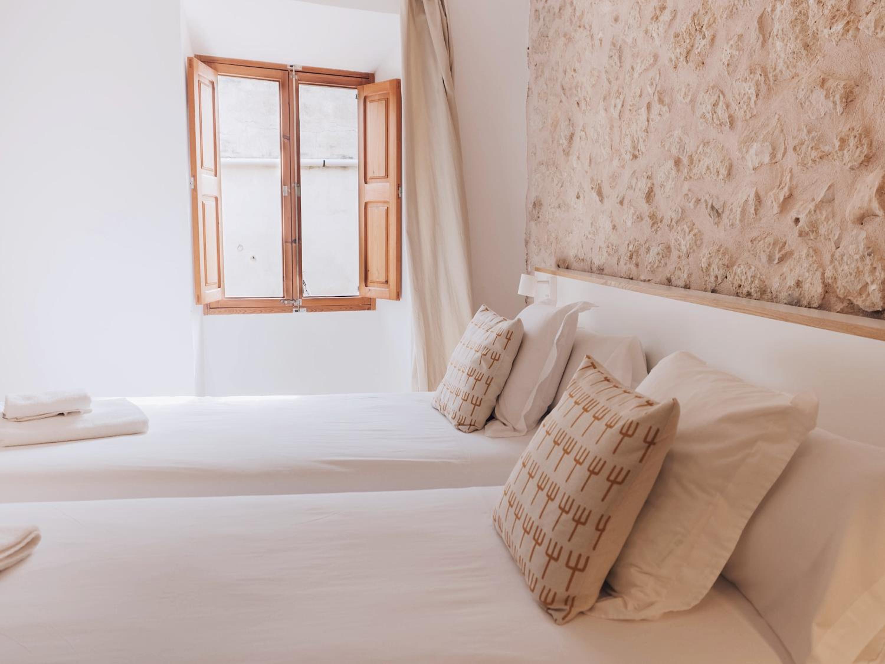 Habitación Doble Estándar o con Dos Camas Individuales. Habitación Doble Estándar o con Dos Camas Individuales.