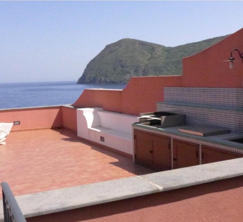 Two-Bedroom House - Photo 1