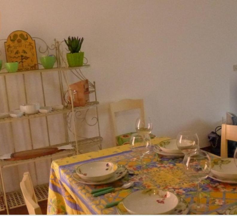 Two-Bedroom House - Photo 2