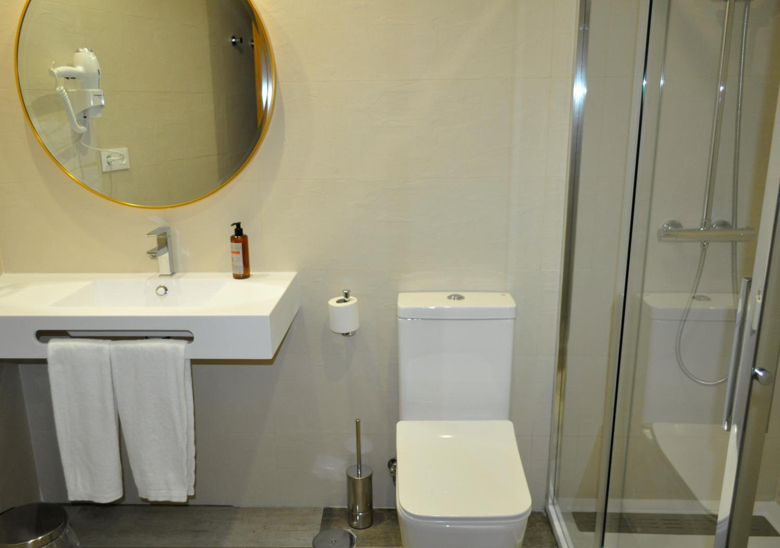 Superior Double or Twin Room photo 3